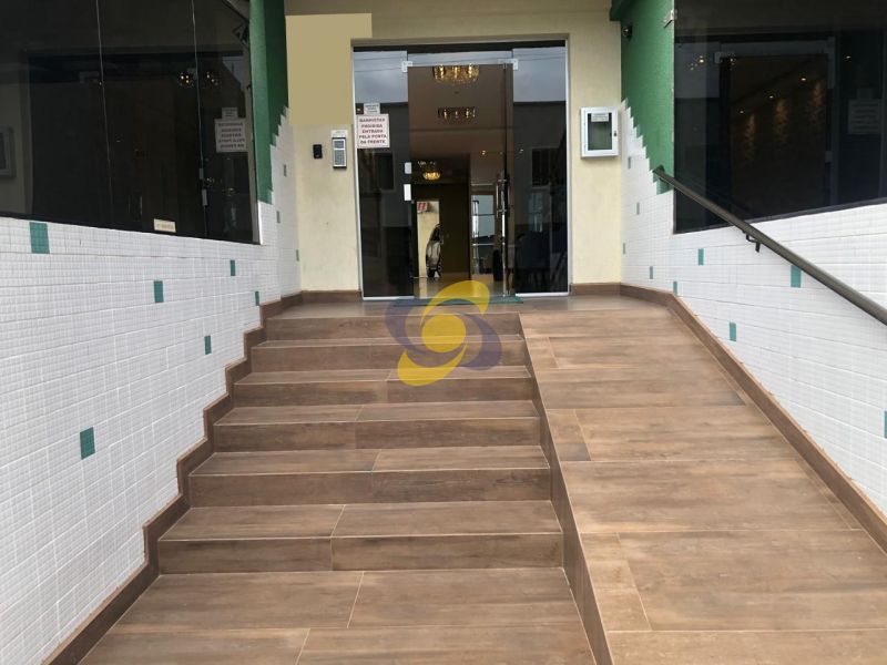 Cobertura com 03 Dormitórios 02 Sacadas e 02 Vagas de Garagem Privativas em Meia Praia!
