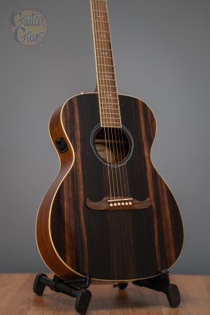 Fender LIMITED EDITION FA-235E CONCERT