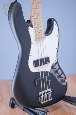 Squier CONTEMPORARY ACTIVE JAZZ BASS HH (Flat Black)