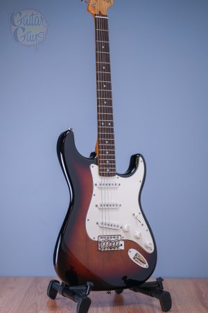 Squier CLASSIC VIBE '60S STRATOCASTER (3-Color Sunburst)