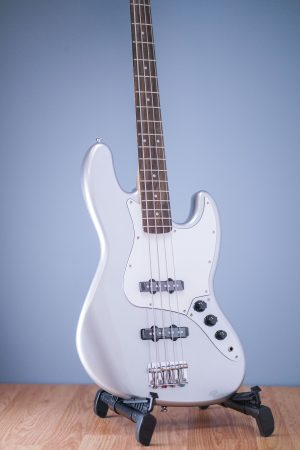 Squier AFFINITY SERIES JAZZ BASS (Slick Silver)