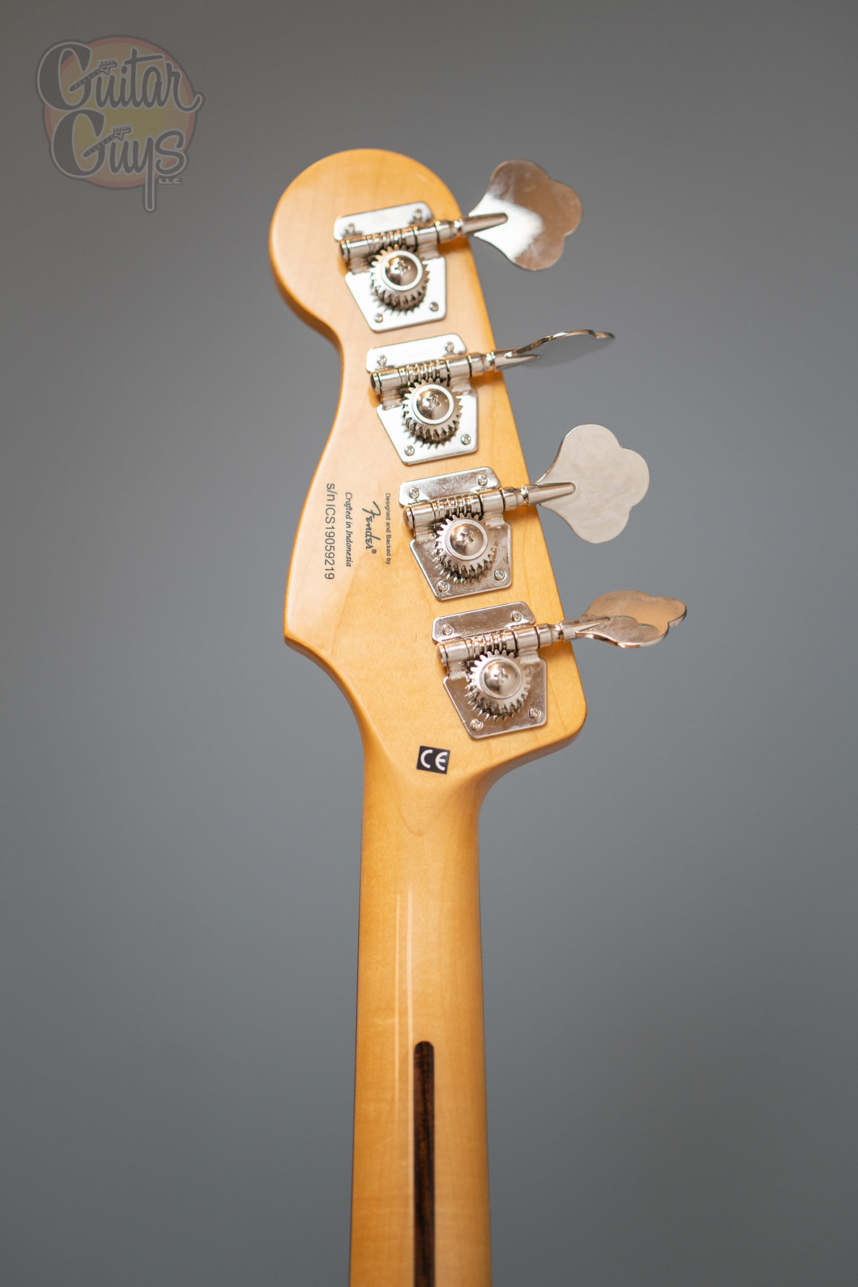 SQUIER CLASSIC VIBE '60S JAZZ BASS - Guitar Guys