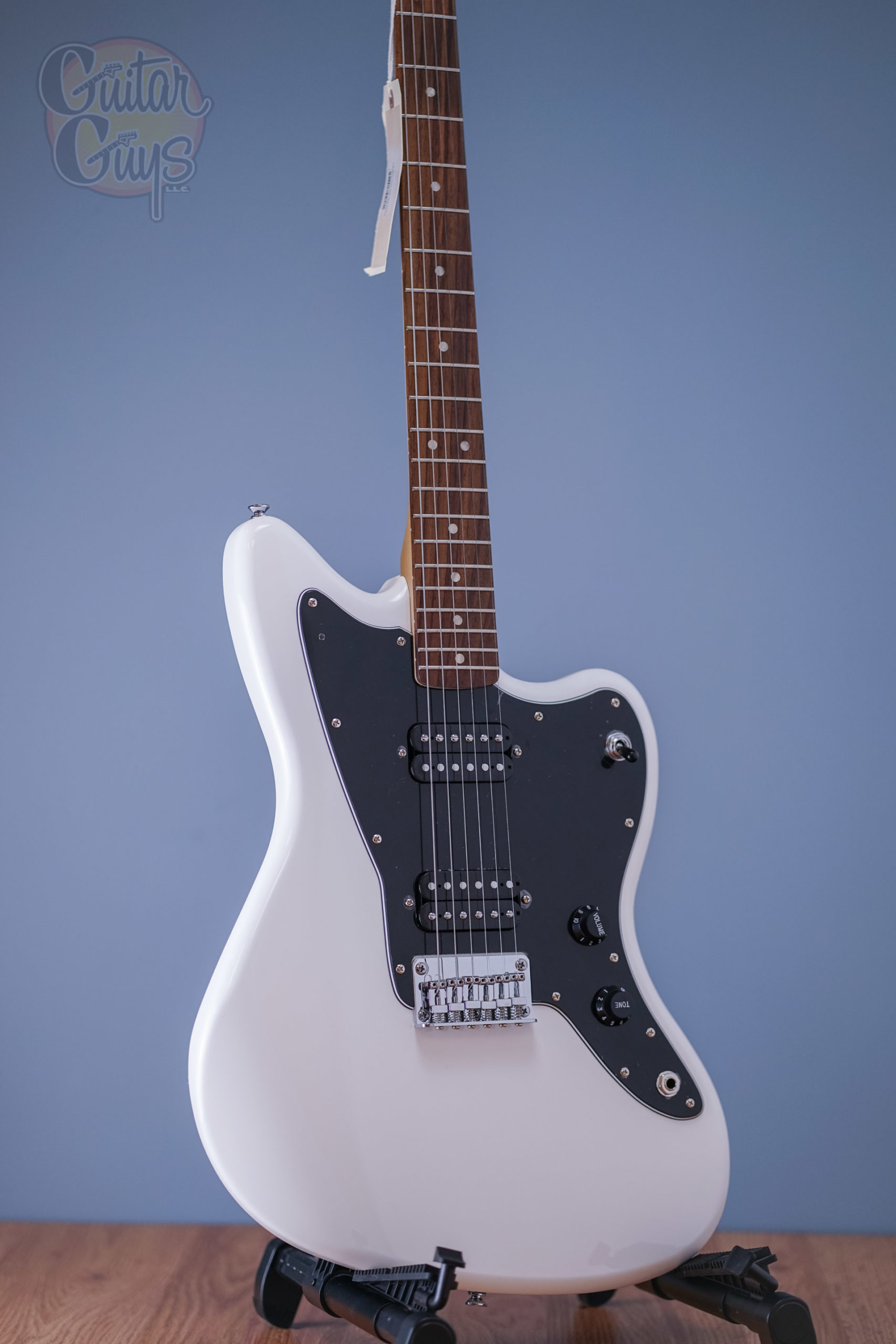 Squier AFFINITY SERIES JAZZMASTER HH (Arctic White) - Guitar Guys