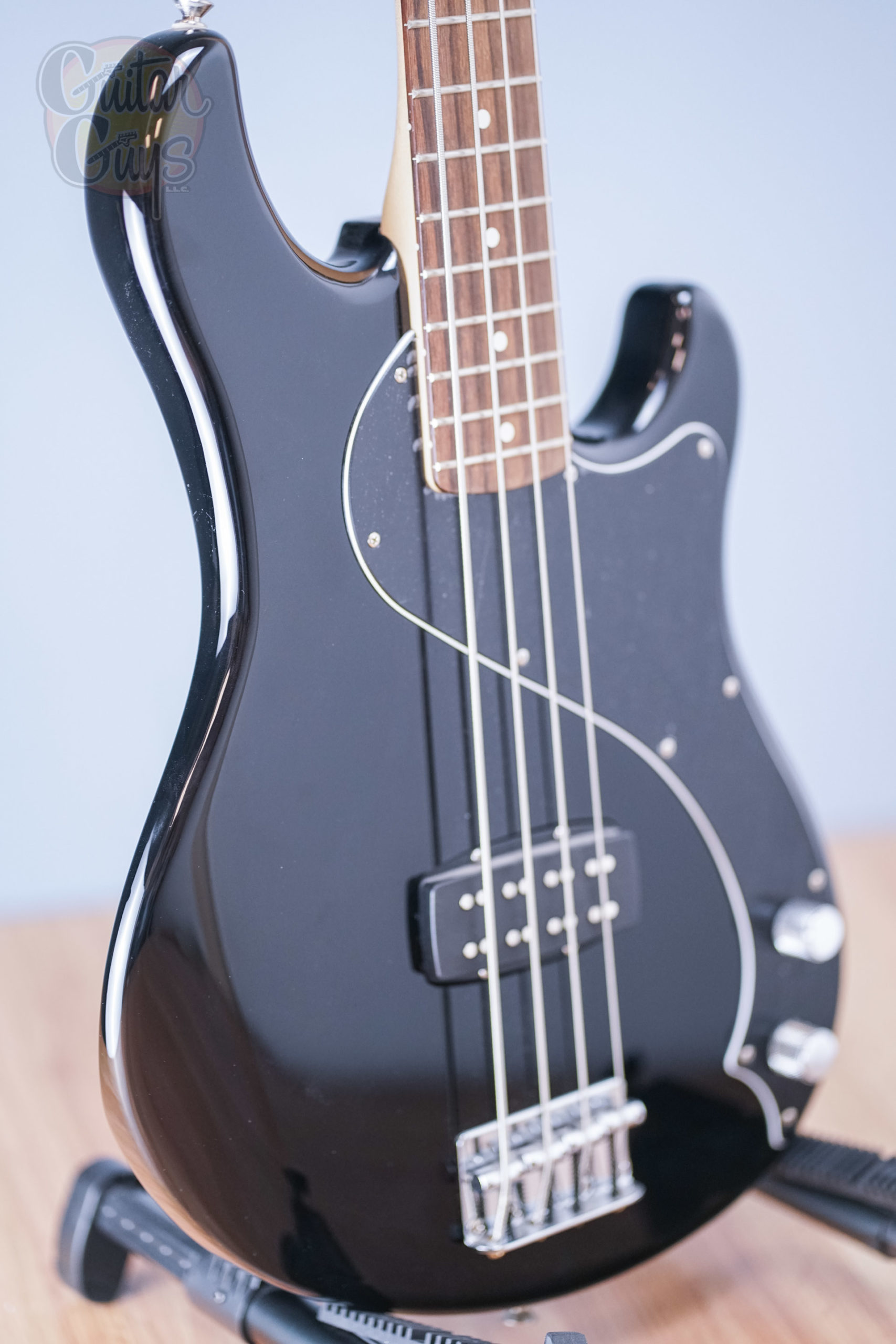 Fender STANDARD DIMENSION BASS IV (Black) - Image 3