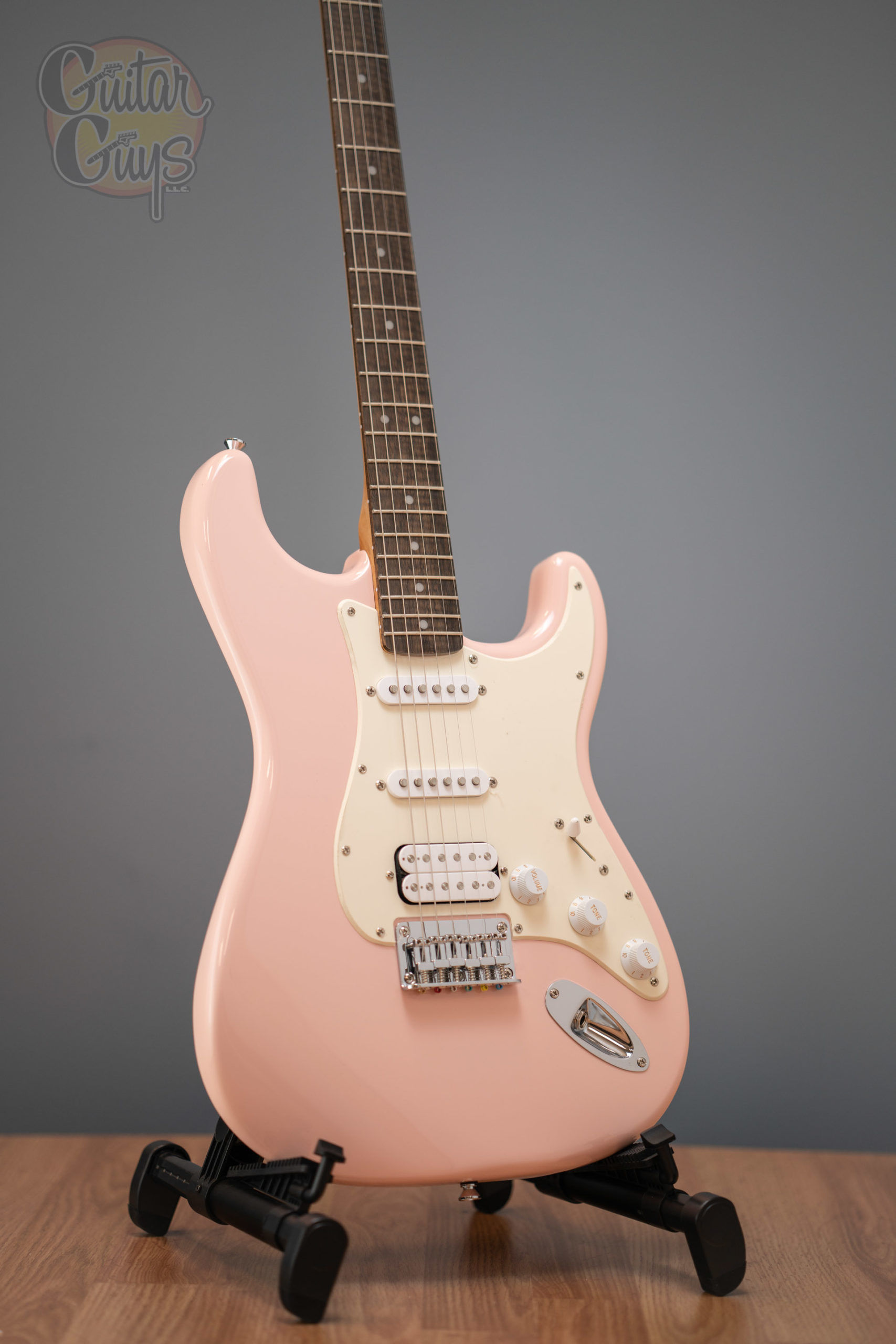 Squier BULLET STRATOCASTER HT HSS (Shell Pink) - Guitar Guys