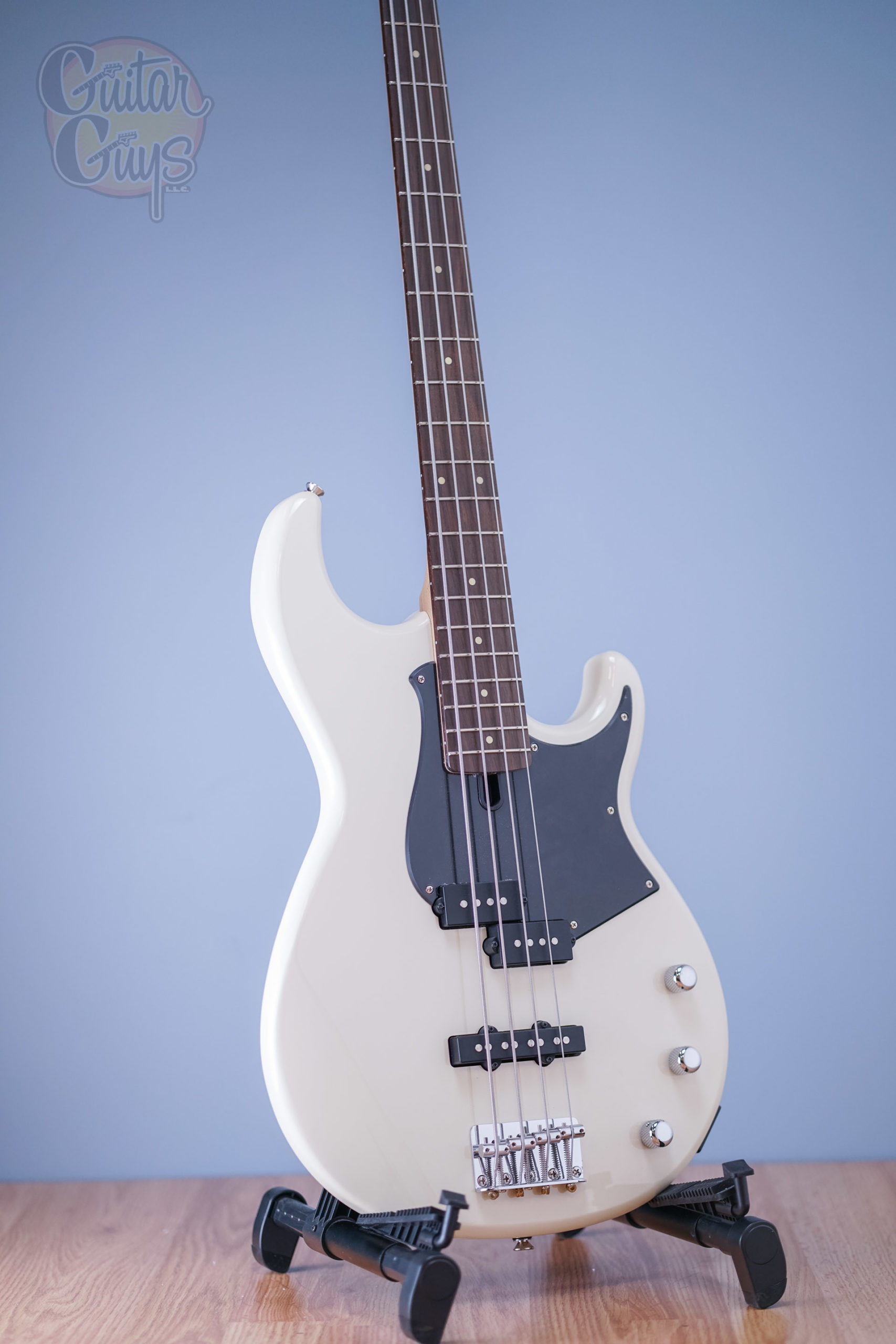 ヤマハ BB234 Yamaha Broad Bass234 ホワイト Yamaha BB234 4-string Bass Guitar - Vintage White | Sweetwater