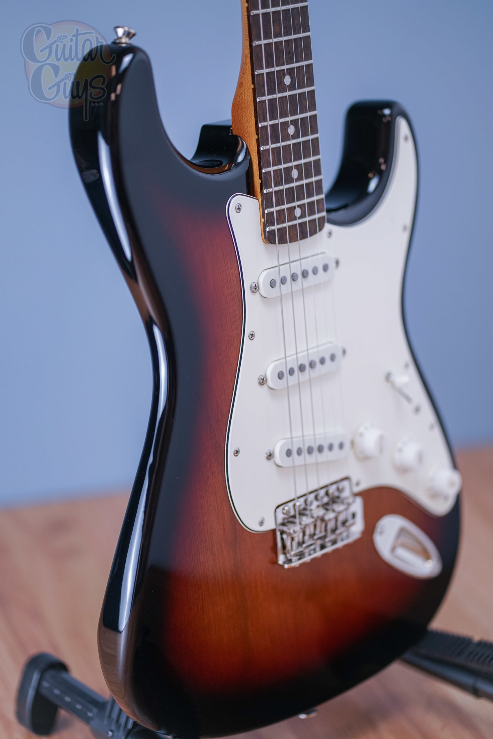 Squier CLASSIC VIBE '60S STRATOCASTER (3-Color Sunburst) - Image 19