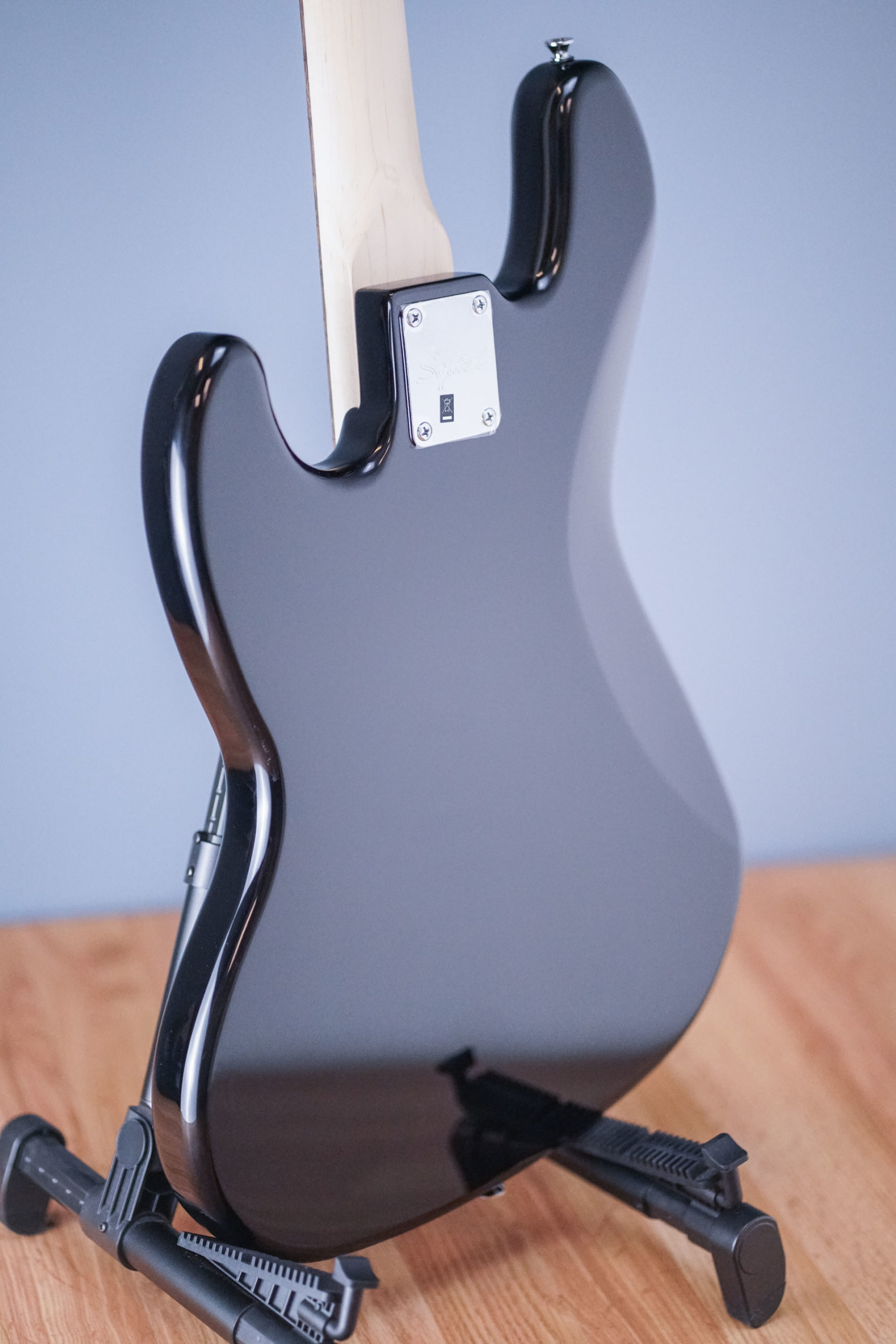 Squier AFFINITY SERIES JAZZ BASS (Black) - Guitar Guys