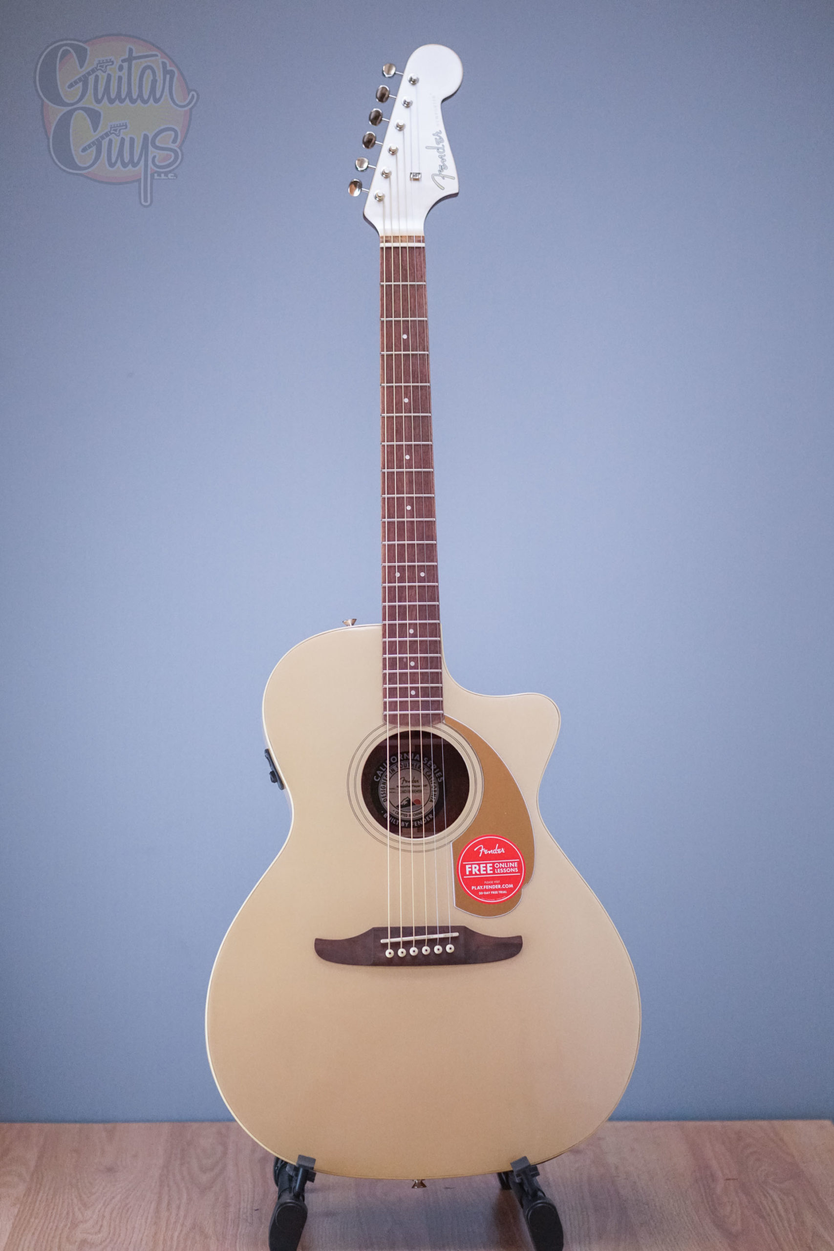 Fender Newporter Player Champagne - Guitar Guys