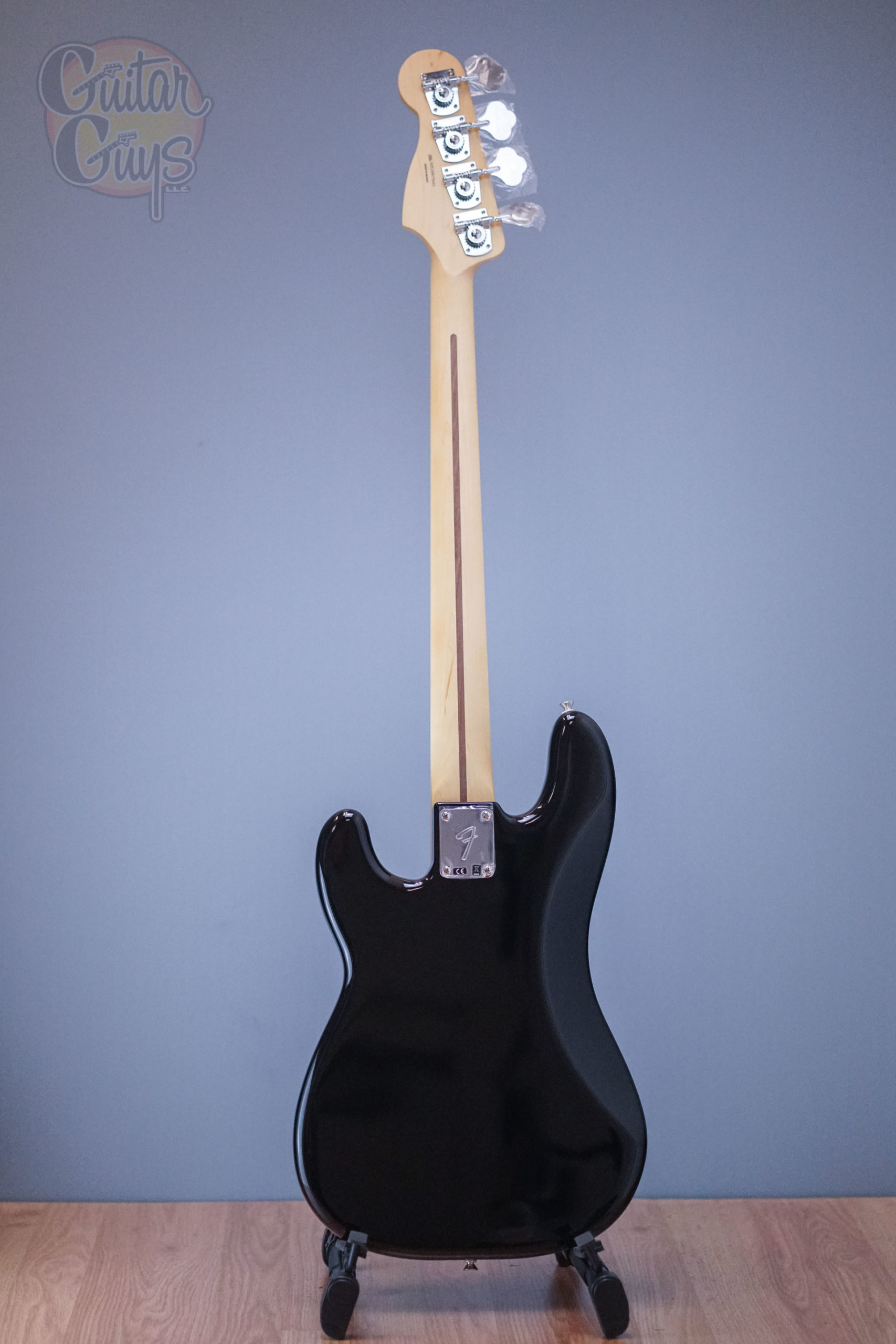 Fender Player Precision Bass MN Black - Guitar Guys