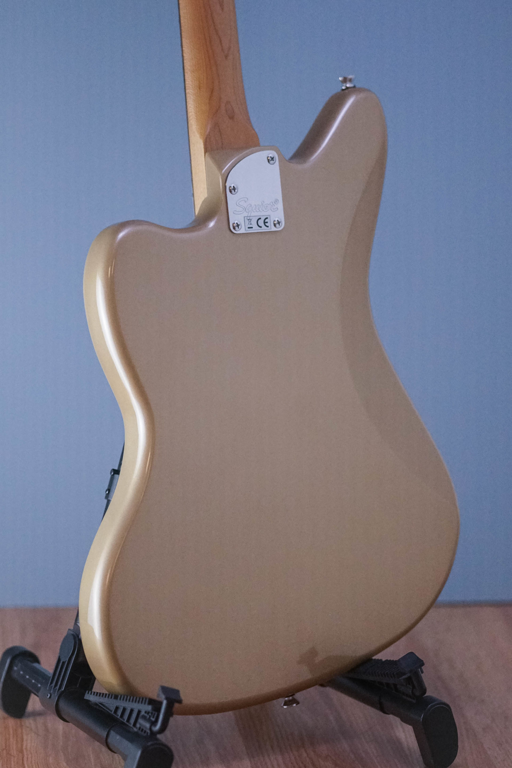 ギター Squier Jaguar shore gold Squier Classic Vibe '70s Jaguar Gold Sparkle – Chicago Music