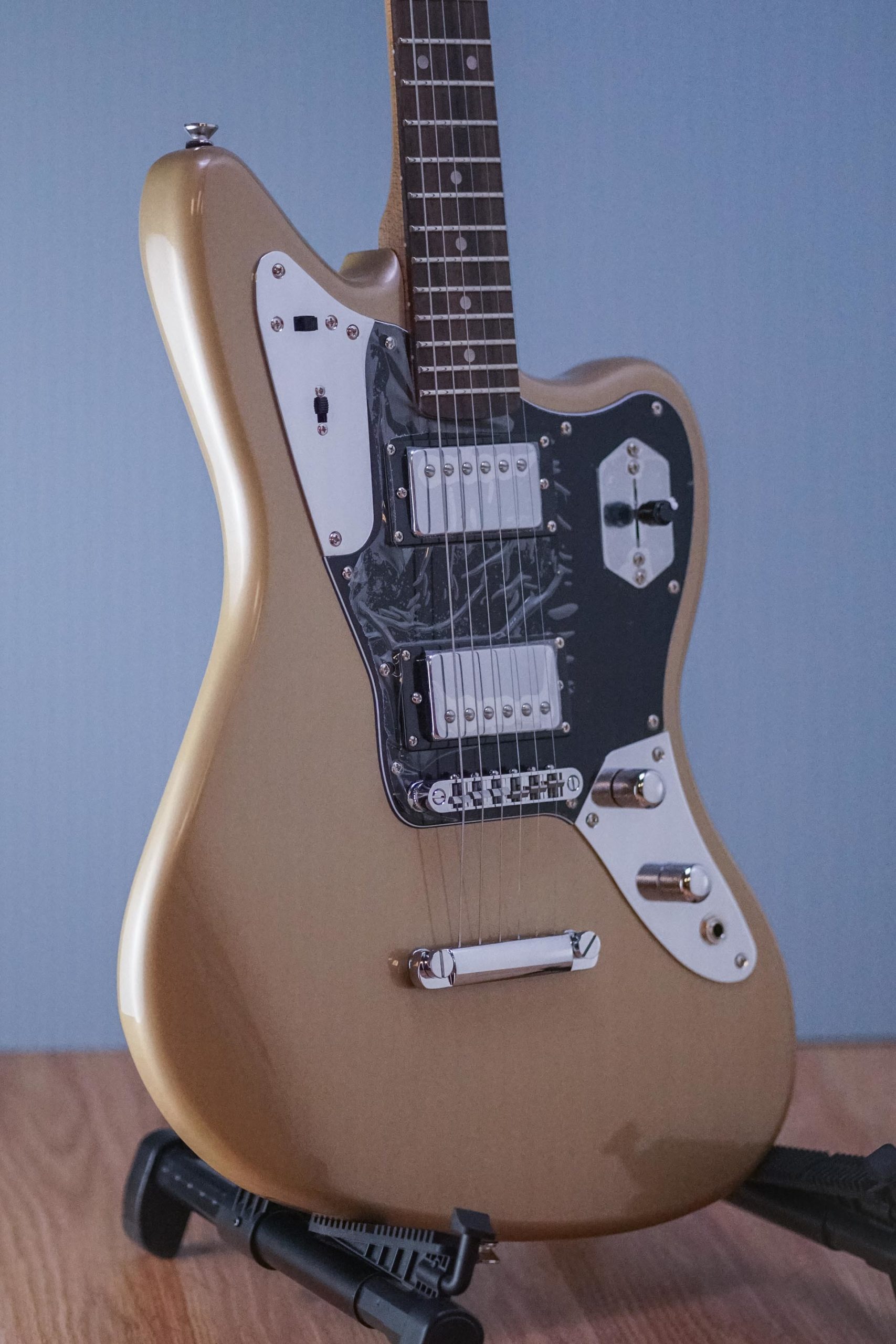 Squier Contemporary Jaguar HH Shoreline Gold - Guitar Guys