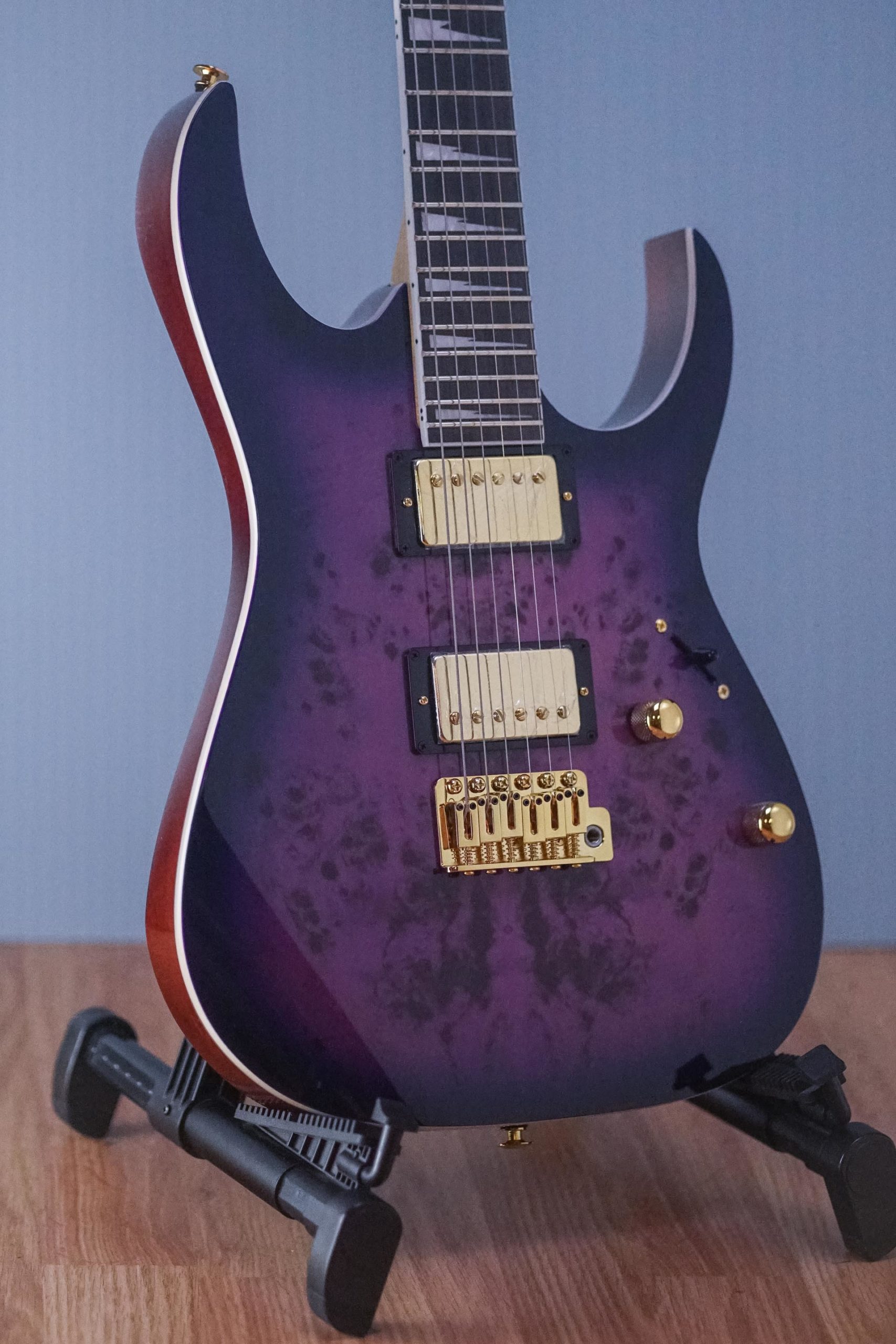 Ibanez GRG220PARLB Royal Purple Burst - Image 3