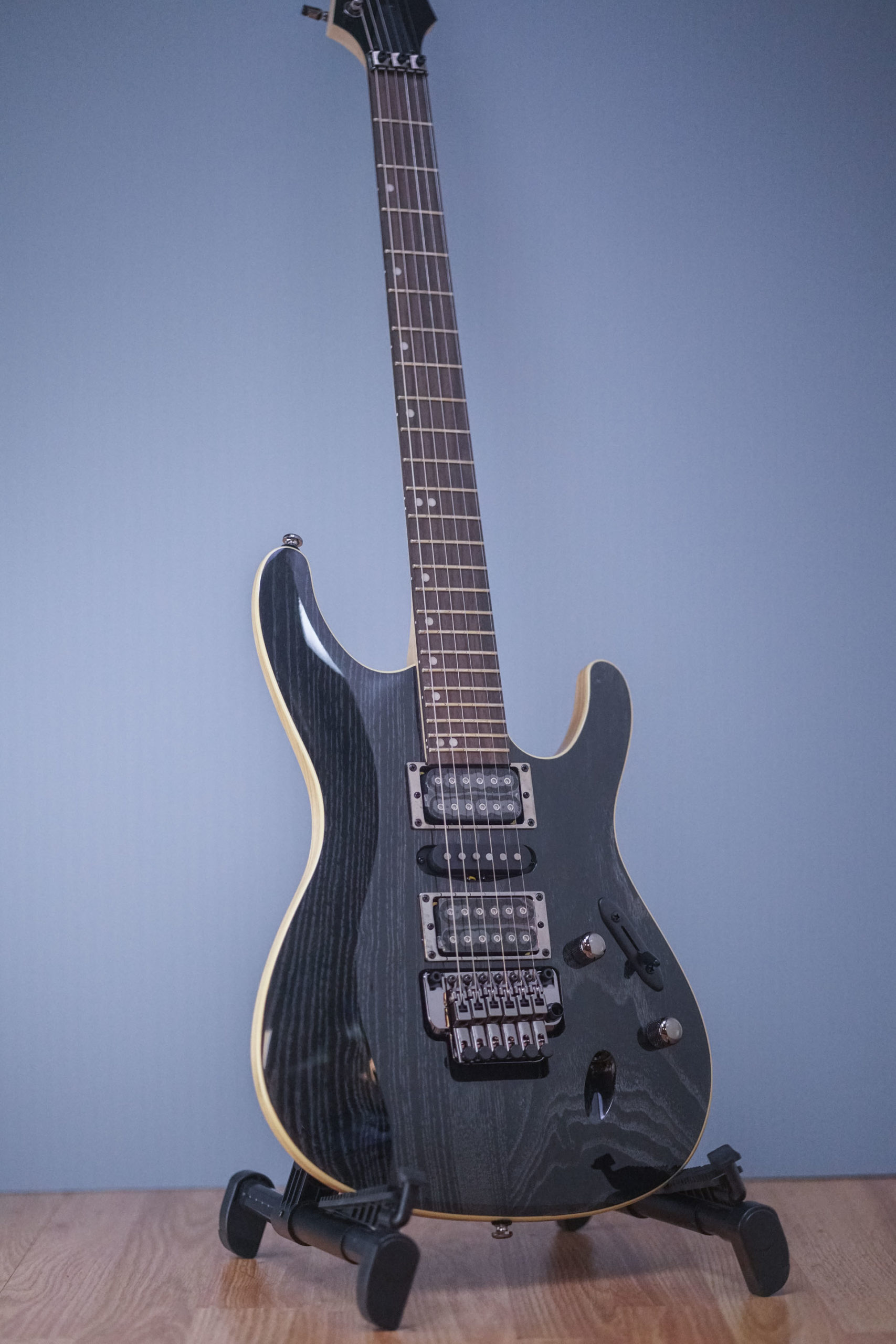 Ibanez S570 - Guitar Guys