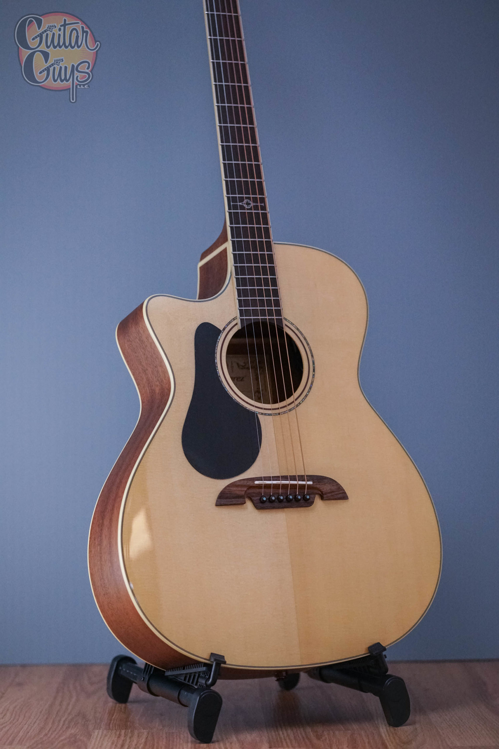 Alvarez AG60LCE Artist Grand Auditorium Left Handed Natural