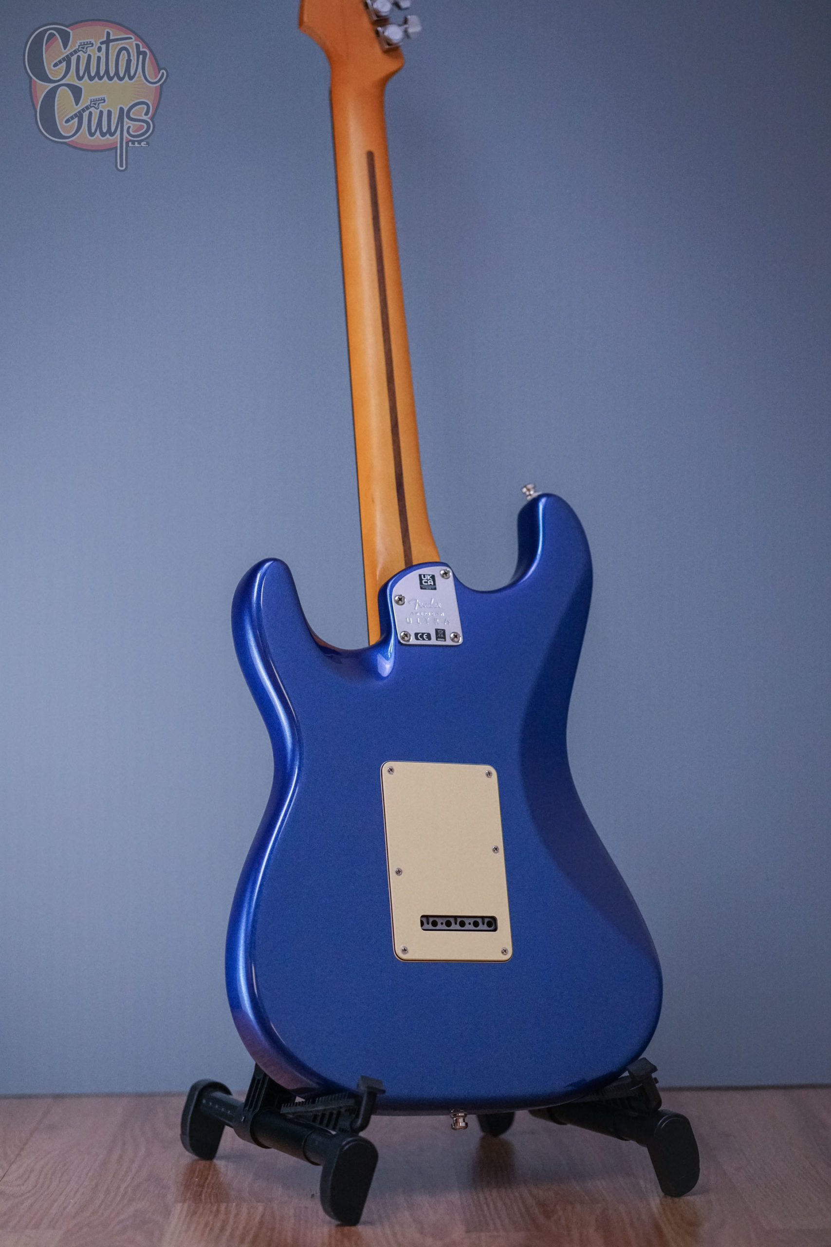 Fender American Ultra Stratocaster HSS RW Cobra Blue