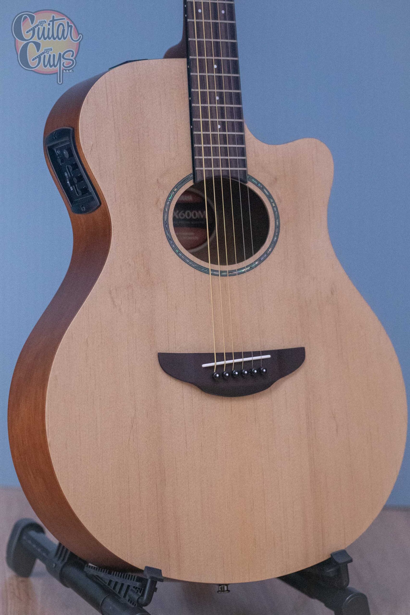 Yamaha APX600M Natural Satin DEMO - Image 3