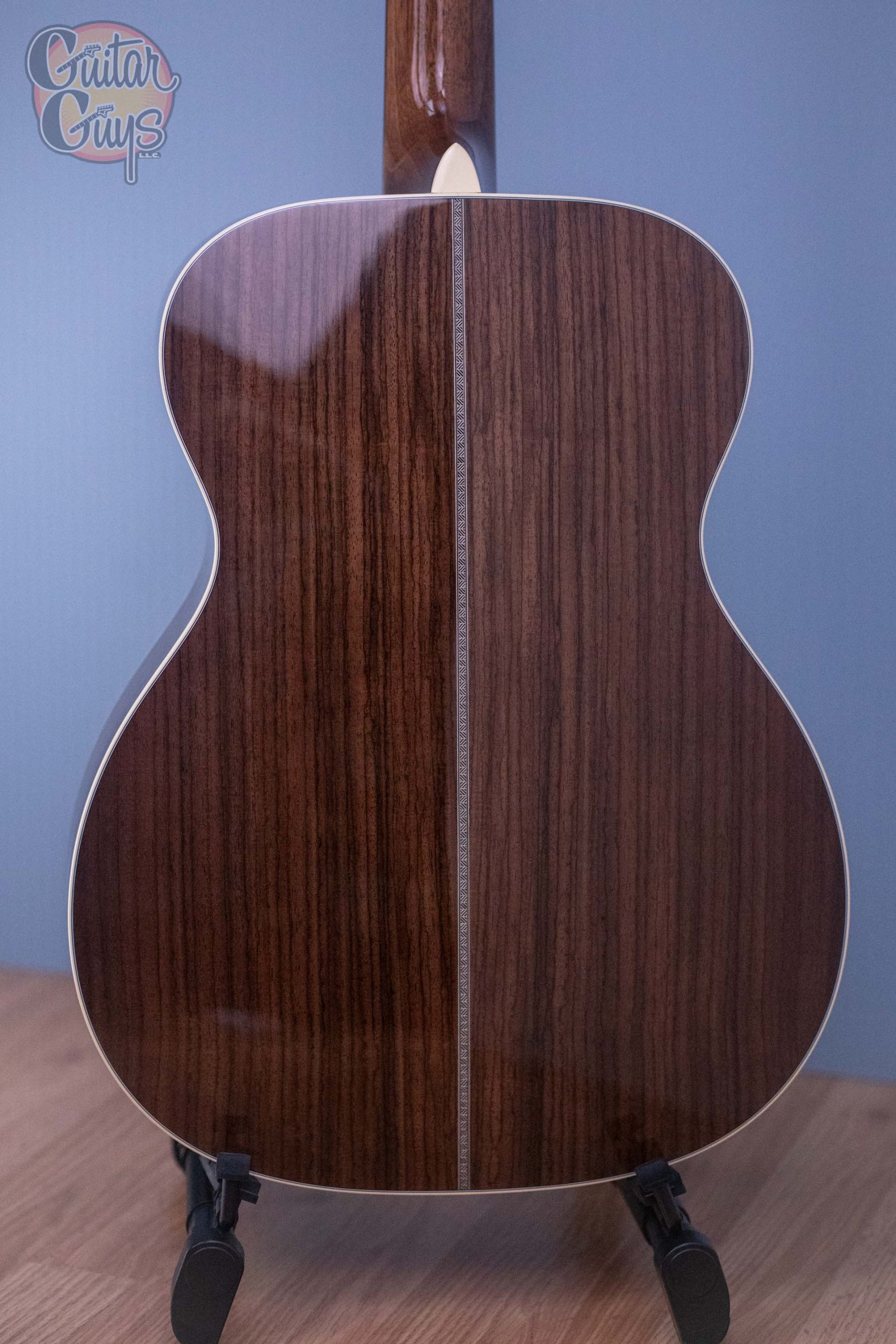 Martin 000-28EC Eric Clapton Signature Sunburst - Image 7