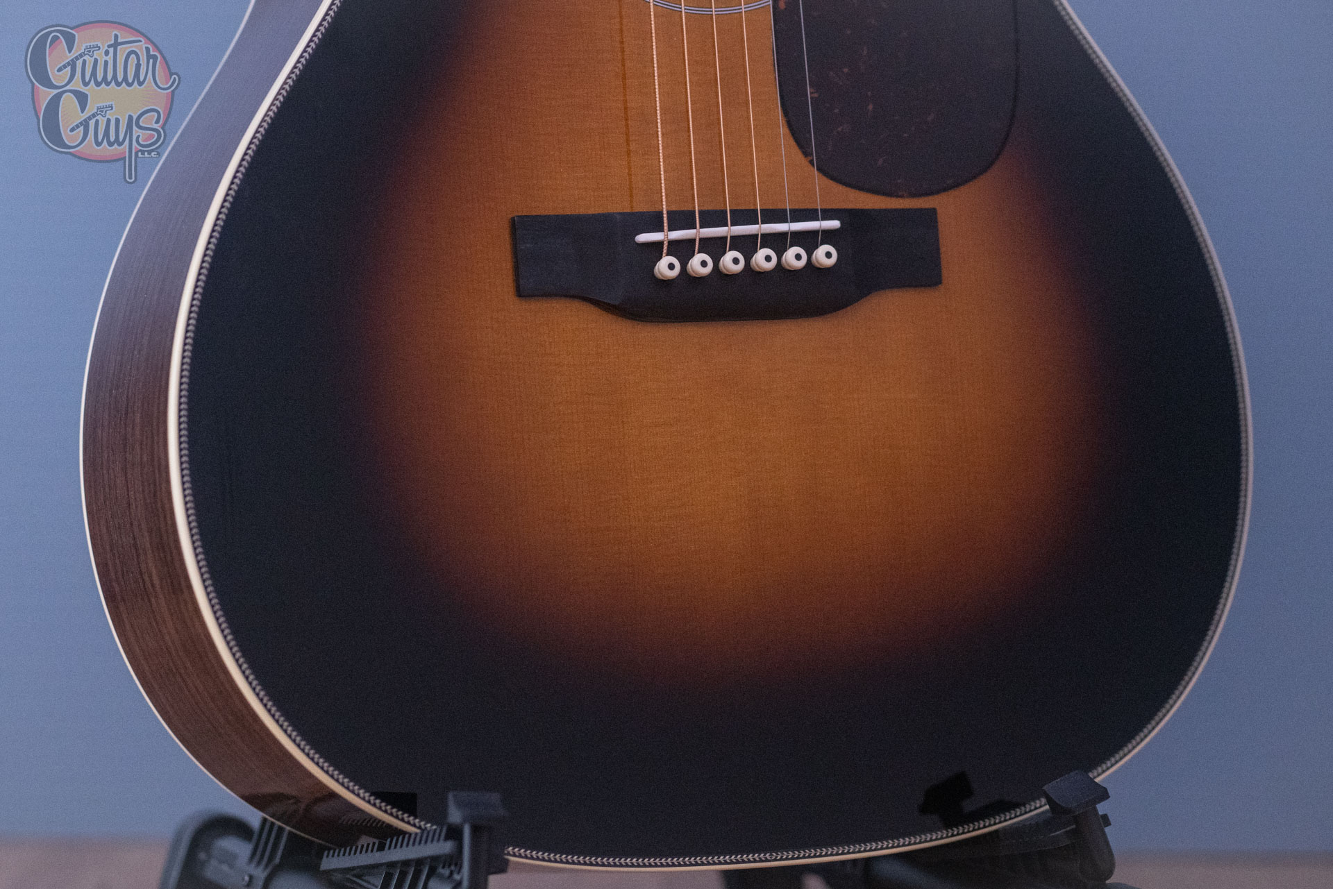 Martin 000-28EC Eric Clapton Signature Sunburst - Image 5
