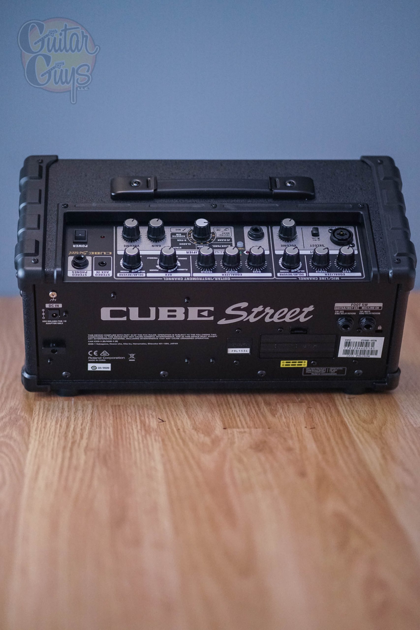Roland CUBE Street 2x6.5 5w Battery Powered Combo - Image 16