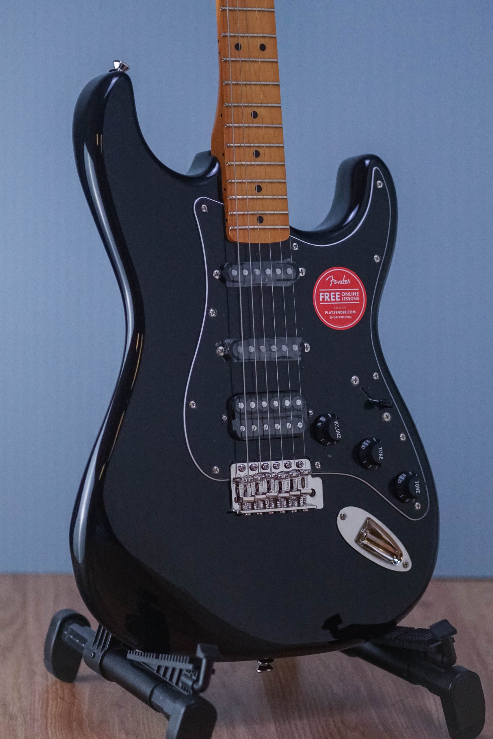 ギター SQUIER Classic Vibe 70s Stratocaster HSS Squier Classic Vibe '70s Stratocaster HSS (MN) - black Str
