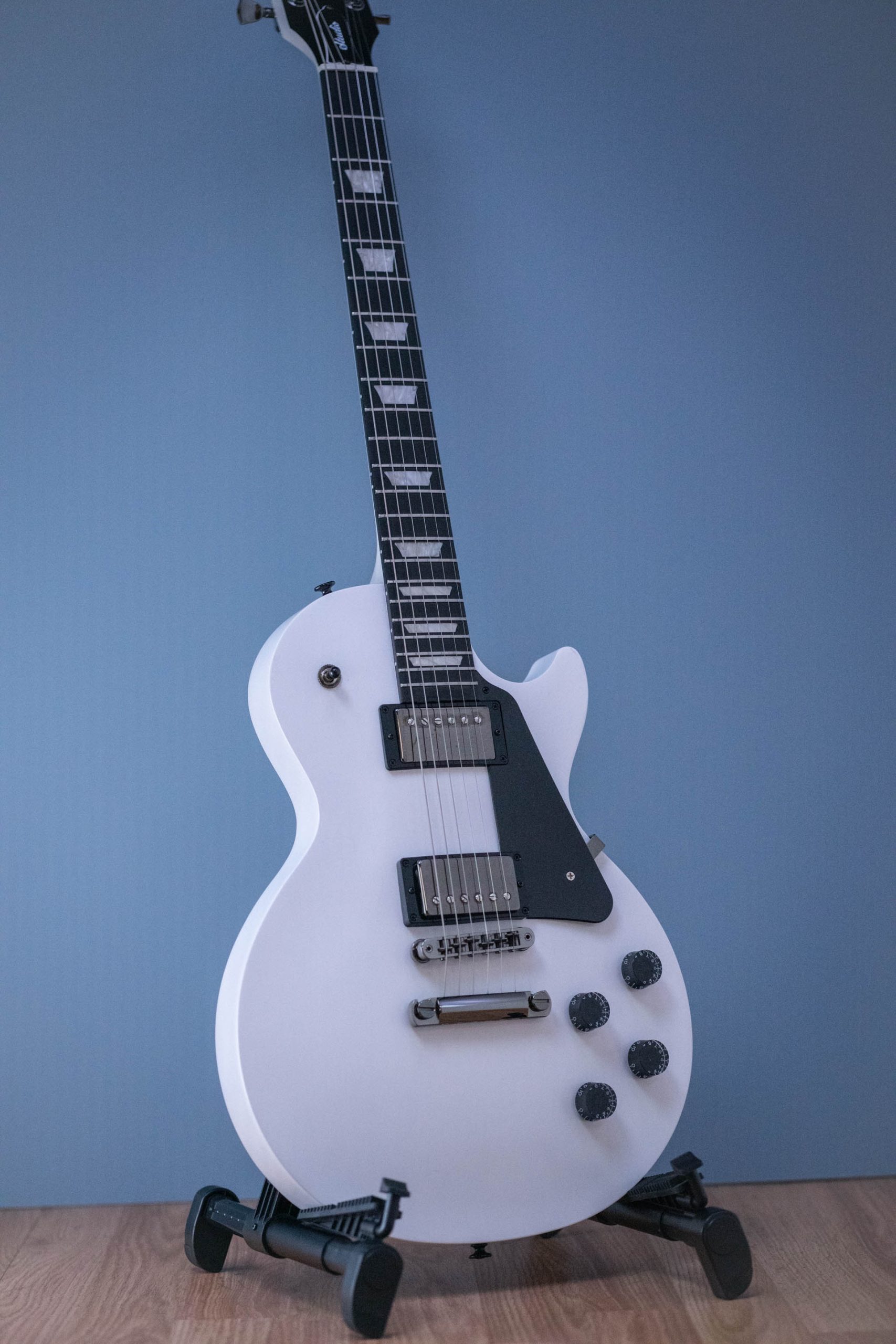 幸せなふたりに贈る結婚祝い Gibson Les Paul Modern Studio Worn White - Guitar Guys ギター