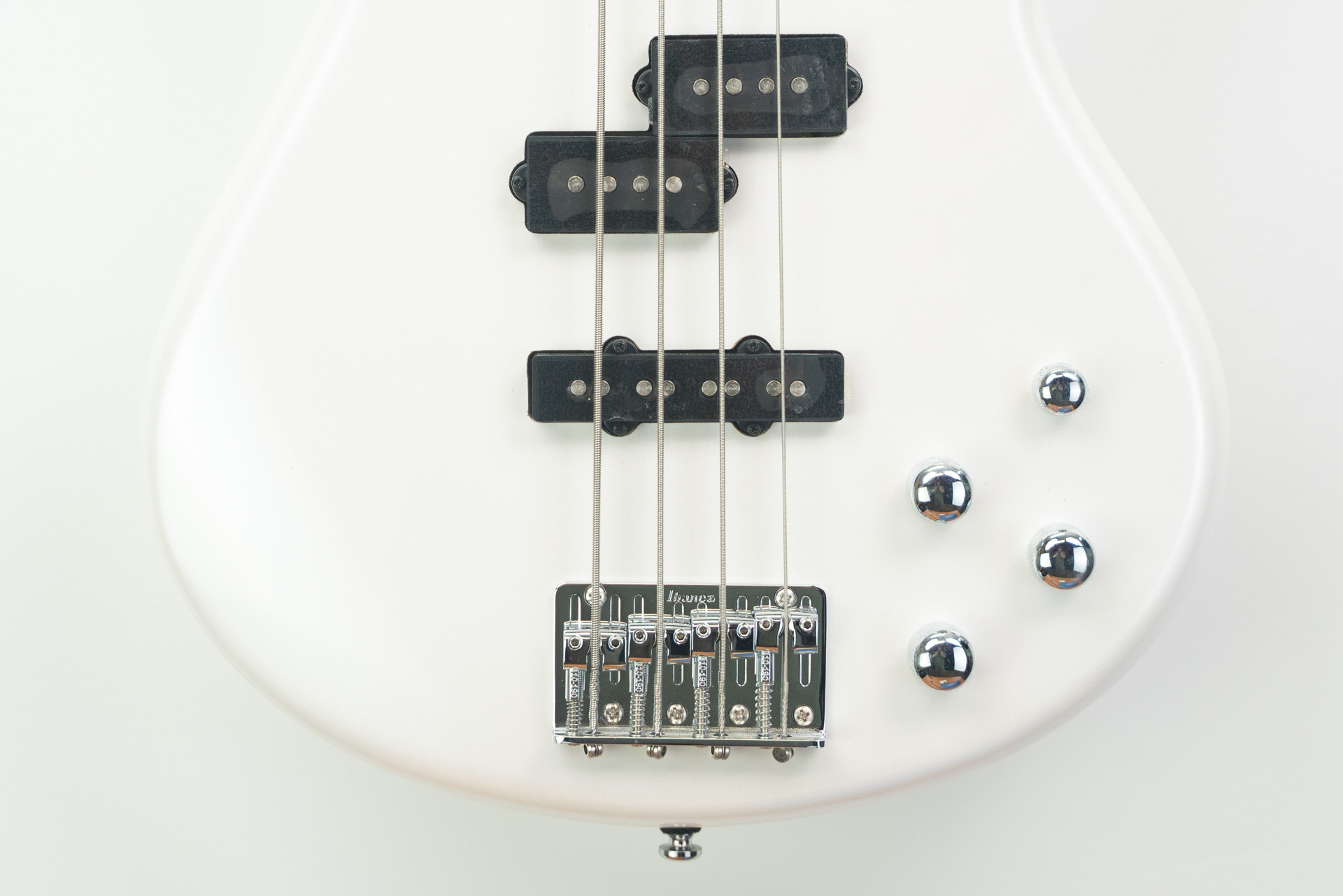 Ibanez GSR200 Pearl White DEMO - Image 4