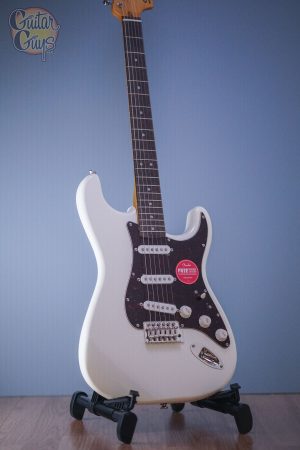 Squier Classic Vibe 70s Stratocasterレフティ Squier® Classic Vibe '70s Stratocaster Left-Handed - Black