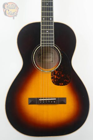 Pre-Owned Larrivee 00-09FM Sunburst