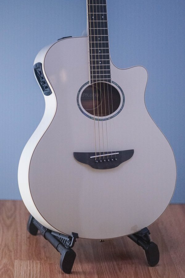 Yamaha APX600 (Vintage White) - Guitar Guys