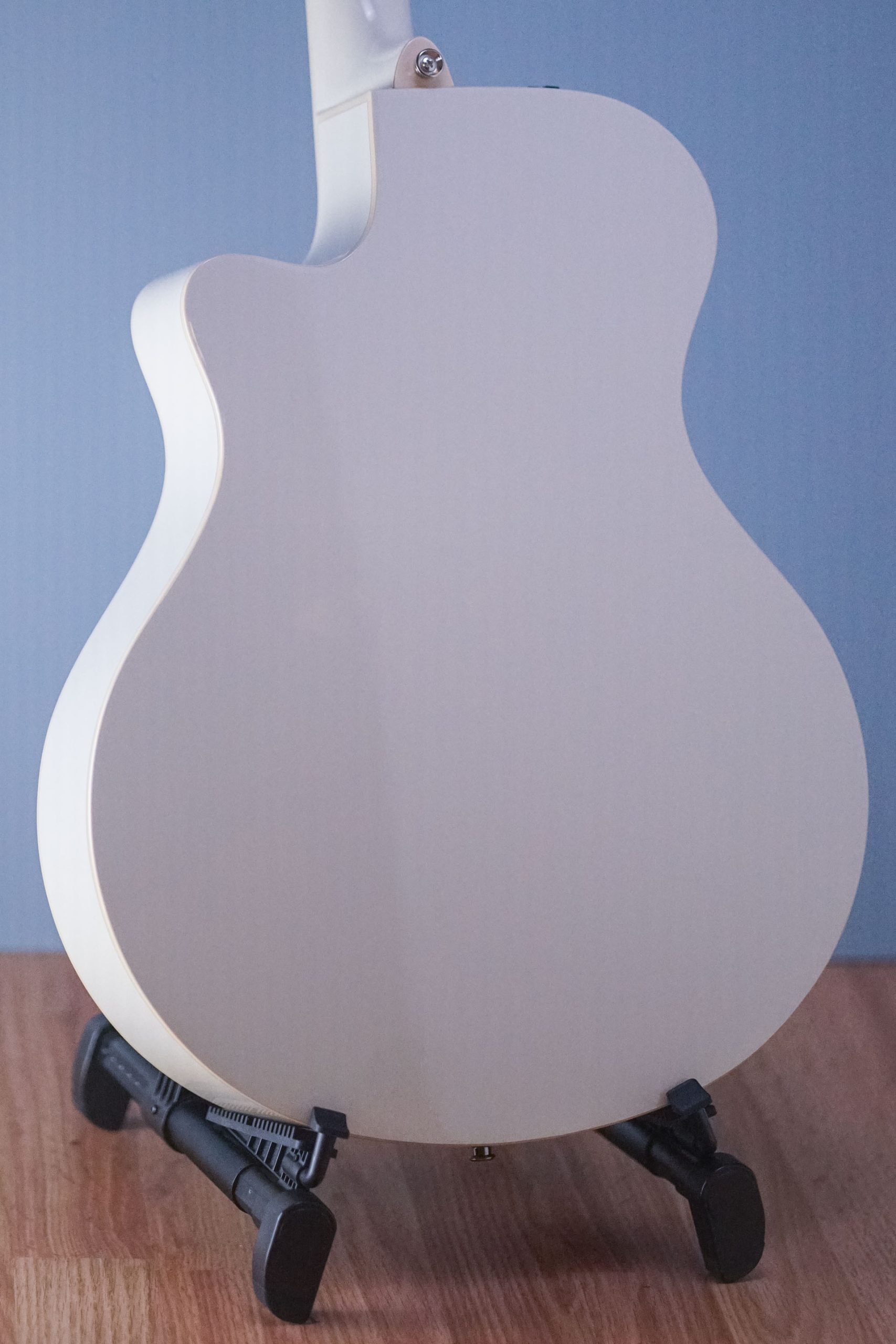Yamaha APX600 (Vintage White) - Guitar Guys