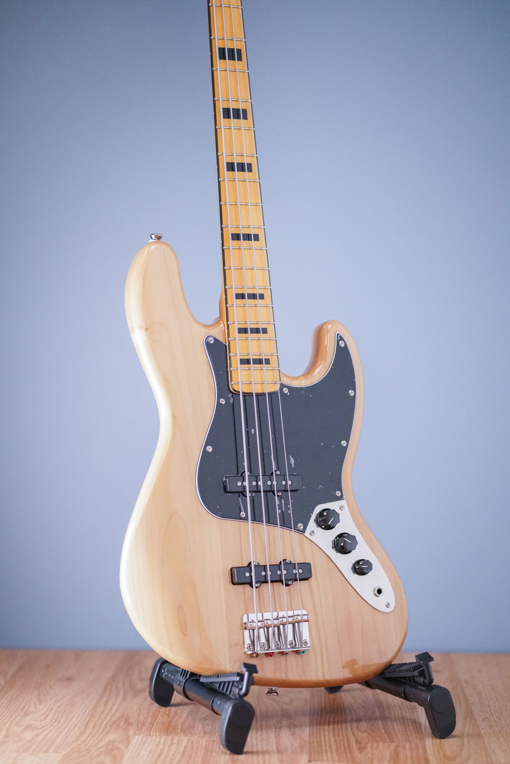 ベース Classic Vibe '70s Jazz Bass Natural Squier Classic Vibe '70s Jazz Bass - Natural | Sweetwater