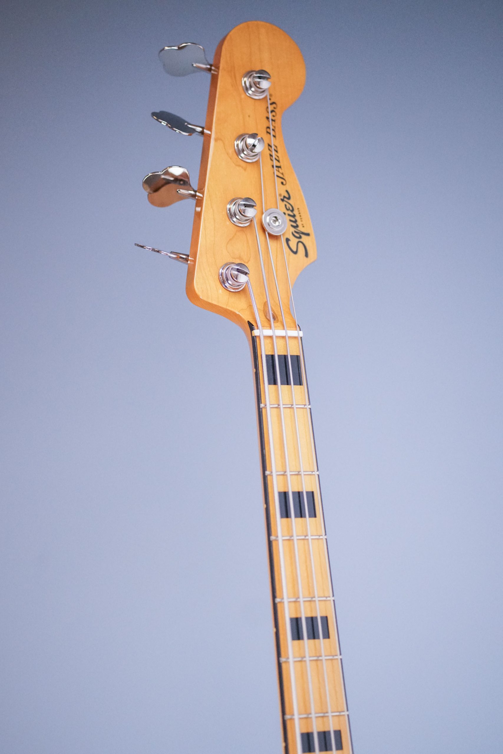 Squier CLASSIC VIBE '70S JAZZ BASS (Natural) - Guitar Guys