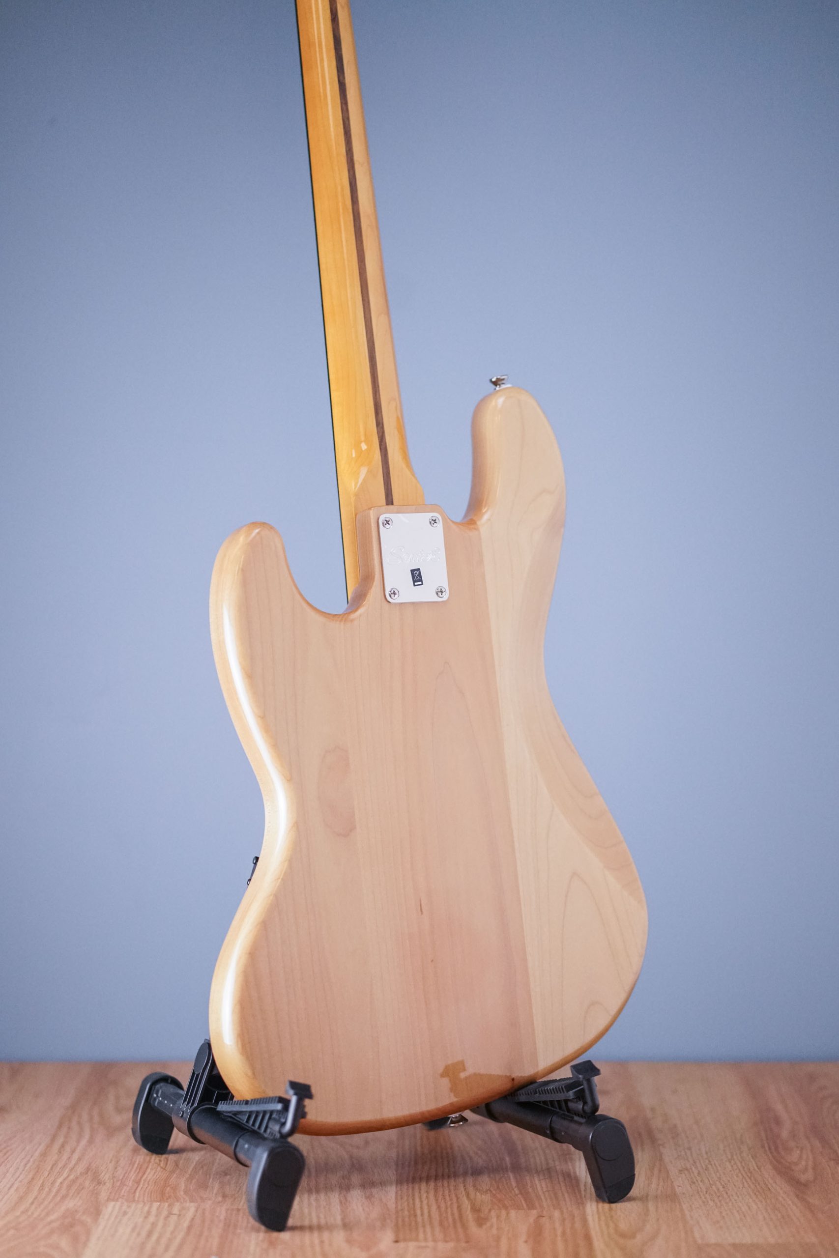 Squier CLASSIC VIBE '70S JAZZ BASS (Natural) - Guitar Guys