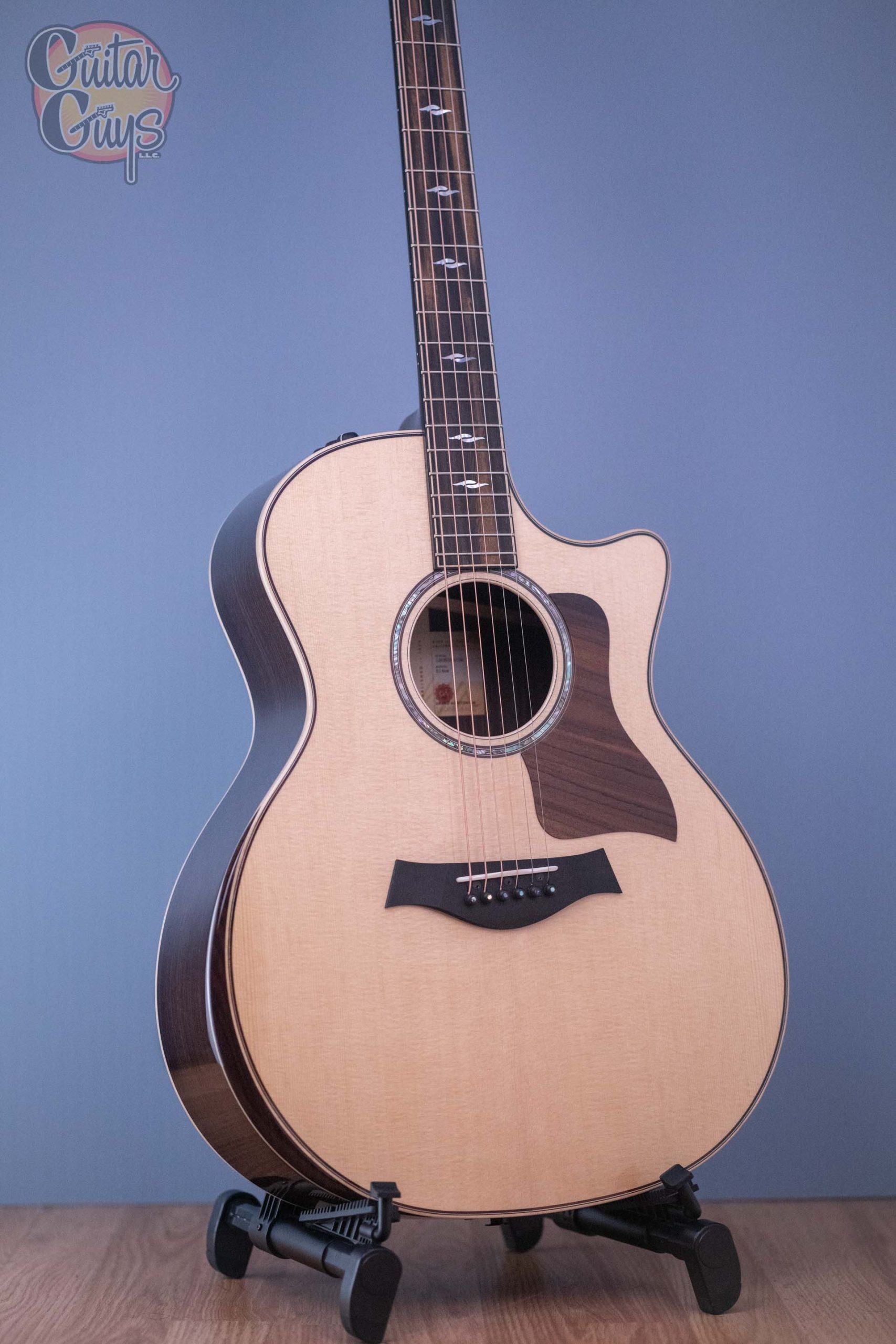 Taylor 814CE Radius Armrest V-Class (R) Bracing Natural