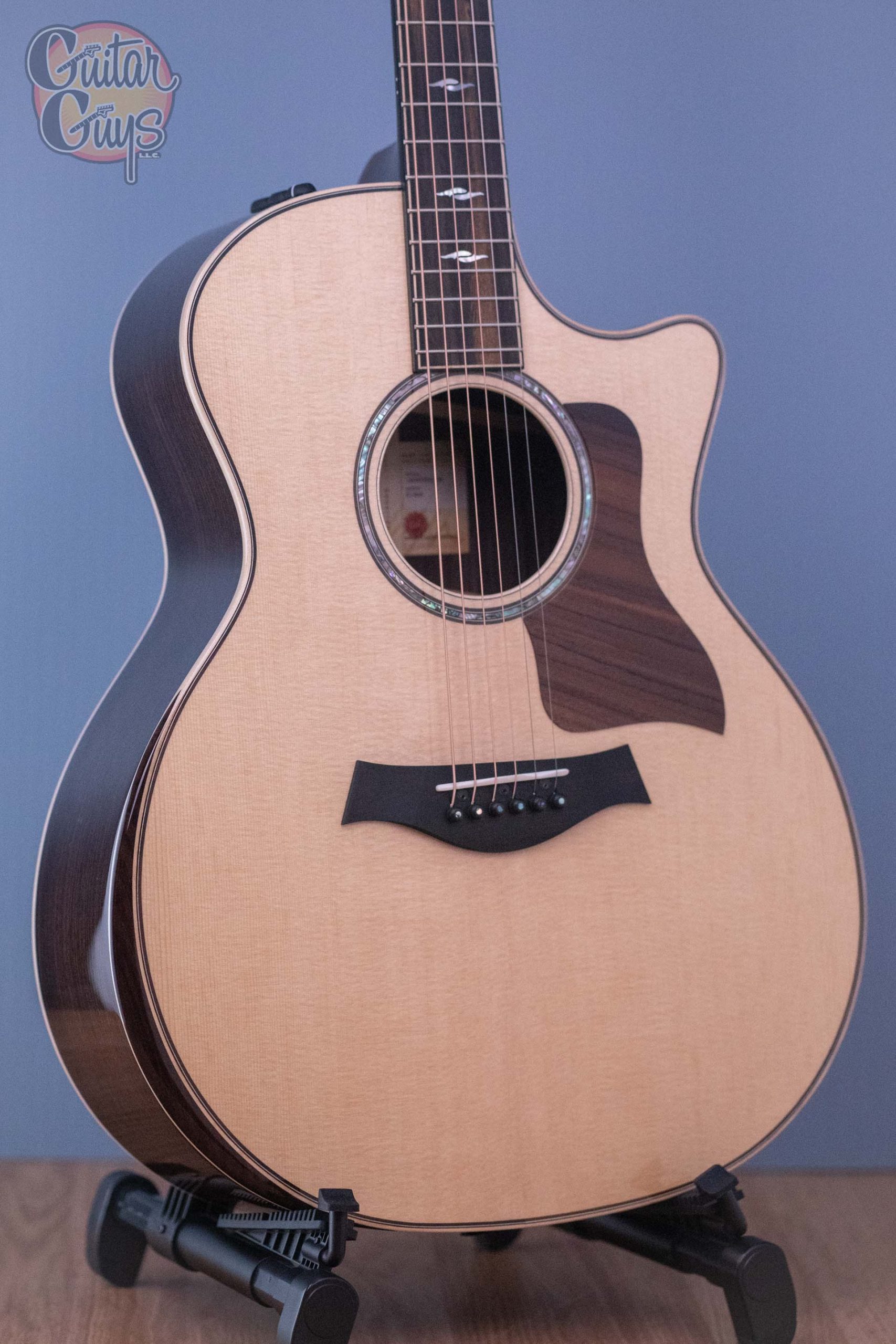 Taylor 814CE Radius Armrest V-Class (R) Bracing Natural - Image 3