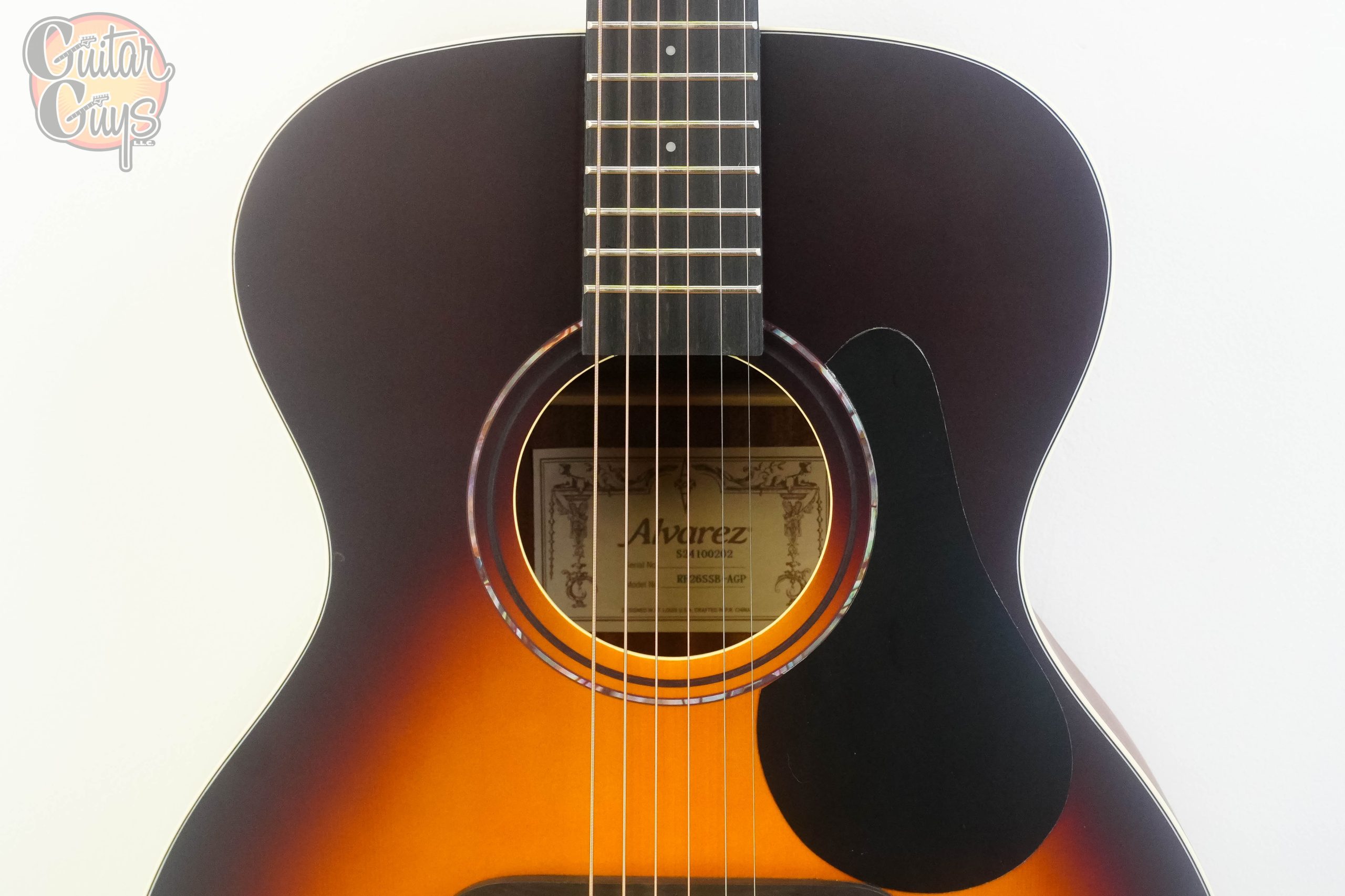 Alvarez RF26SSB-AGP Regent Folk/OM Acoustic Guitar Pack - Image 4