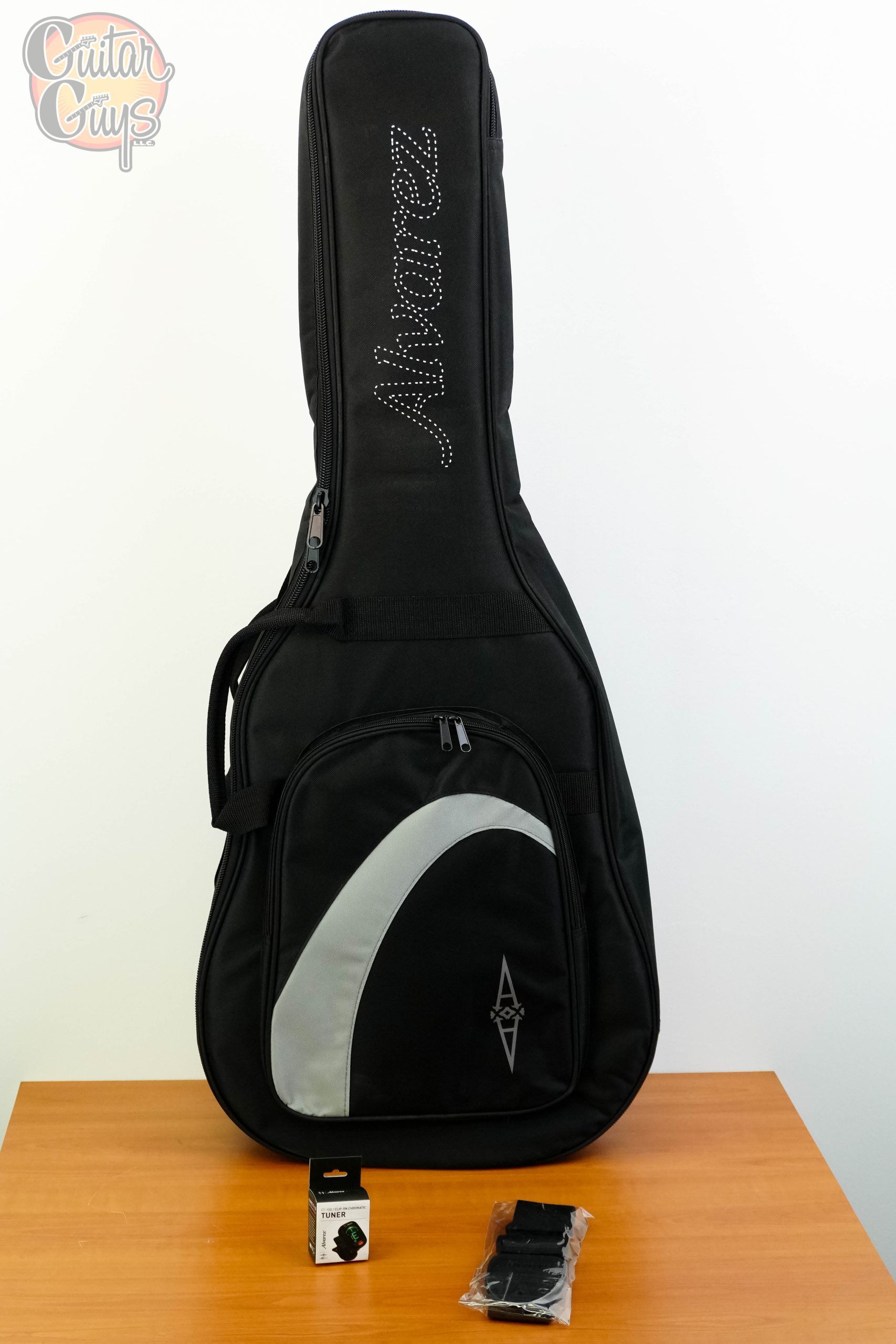 Alvarez RF26SSB-AGP Regent Folk/OM Acoustic Guitar Pack - Image 9