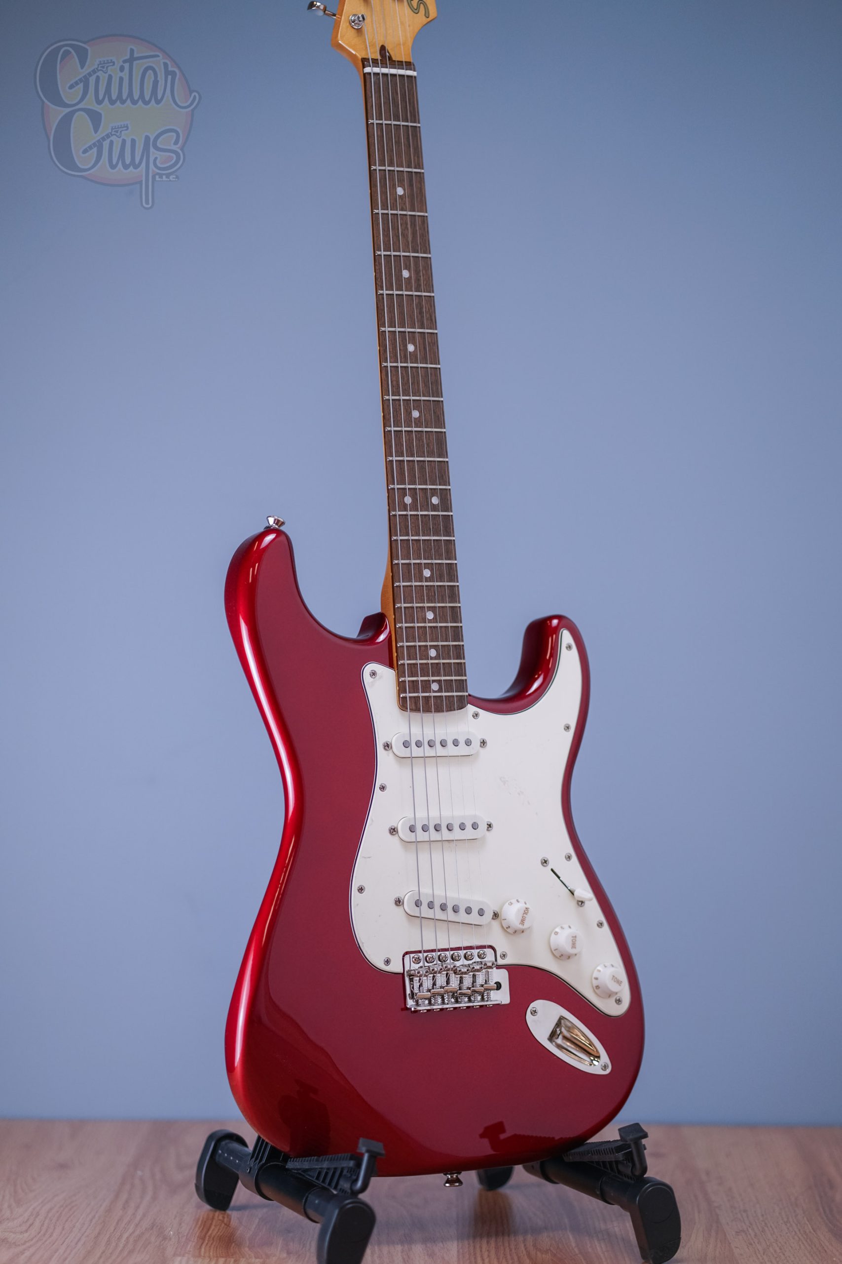 Squier CLASSIC VIBE '60S STRATOCASTER (Candy Apple Red) - Guitar Guys