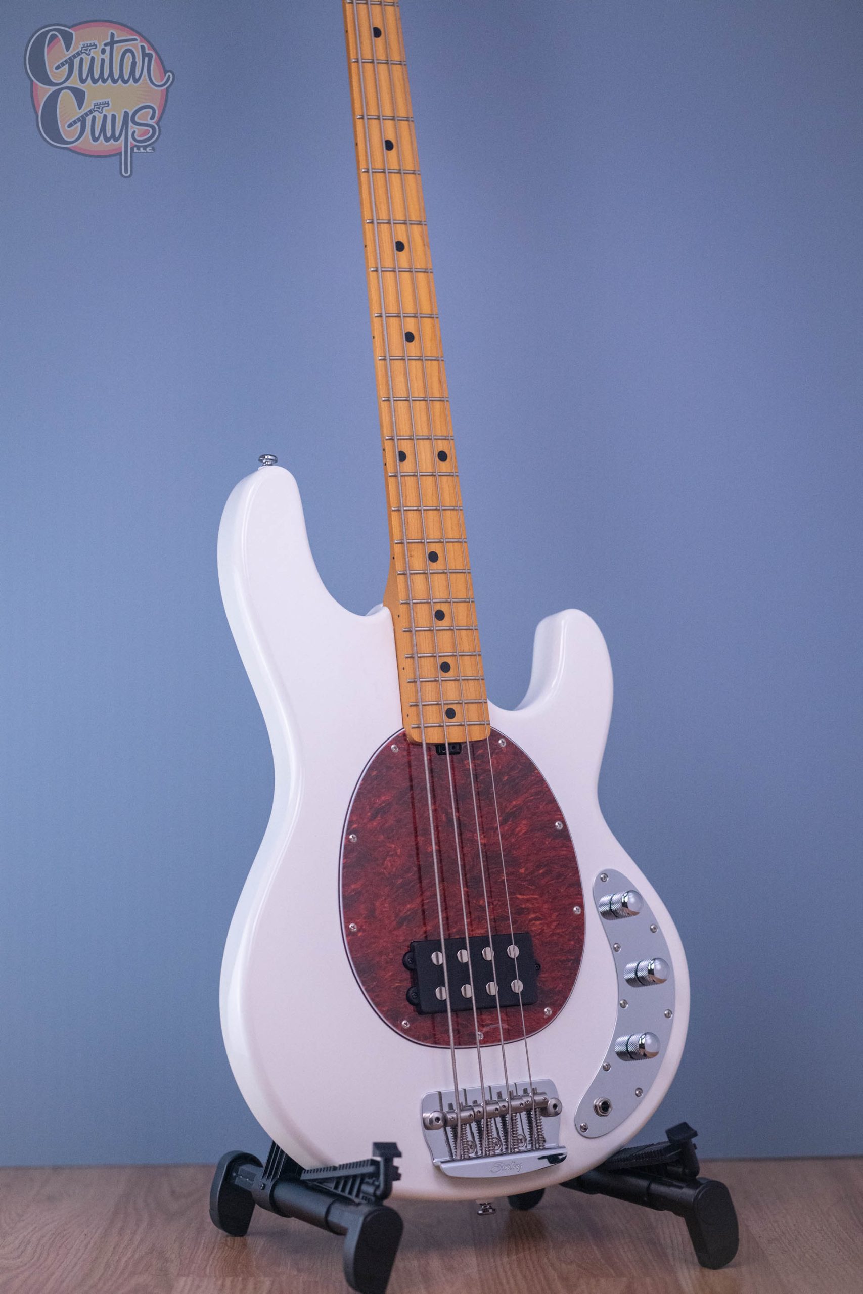 Sterling by Music Man Stingray Ray24CA Olympic White