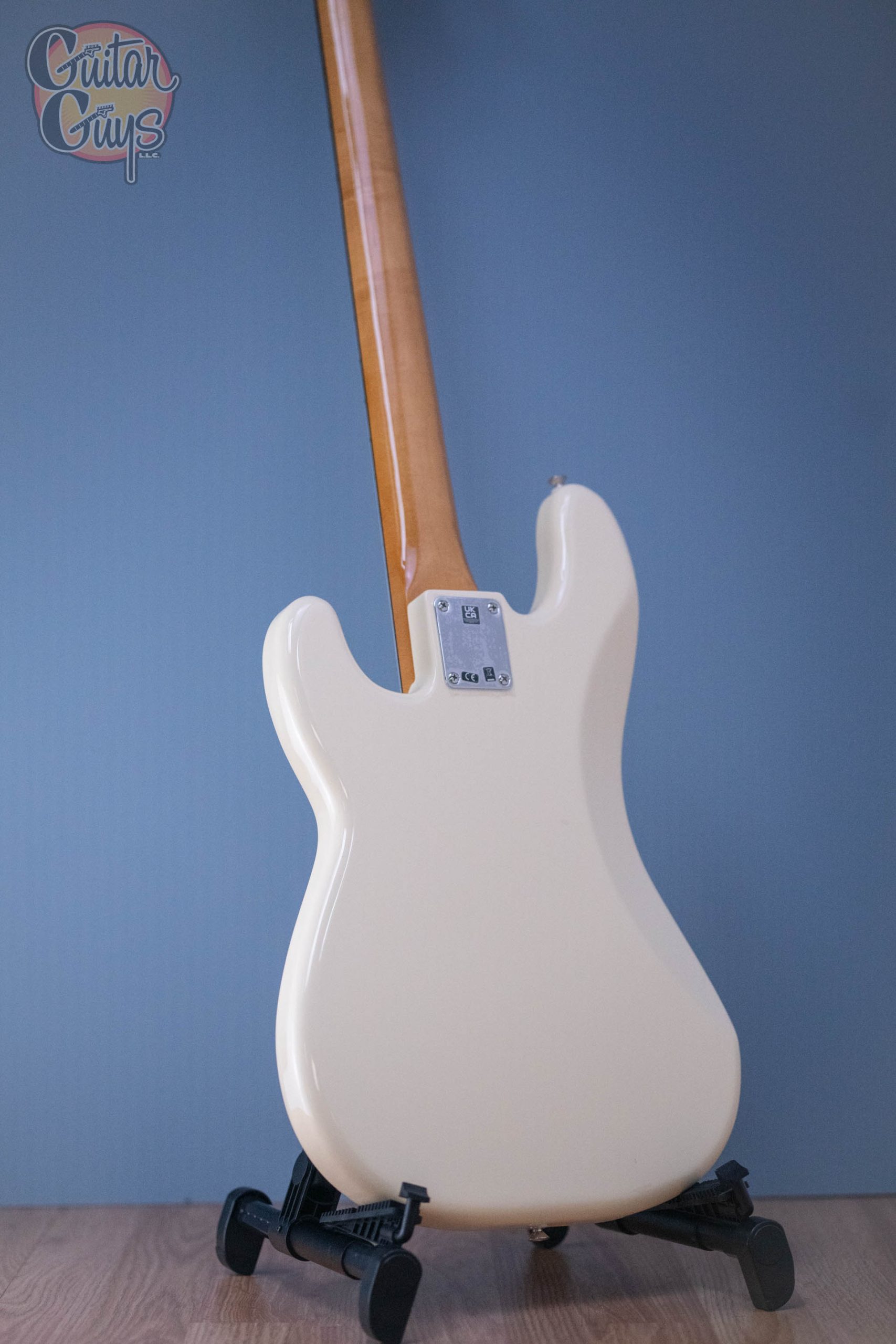 Fender Vintera II '60s Precision Bass RW Olympic White - Guitar Guys