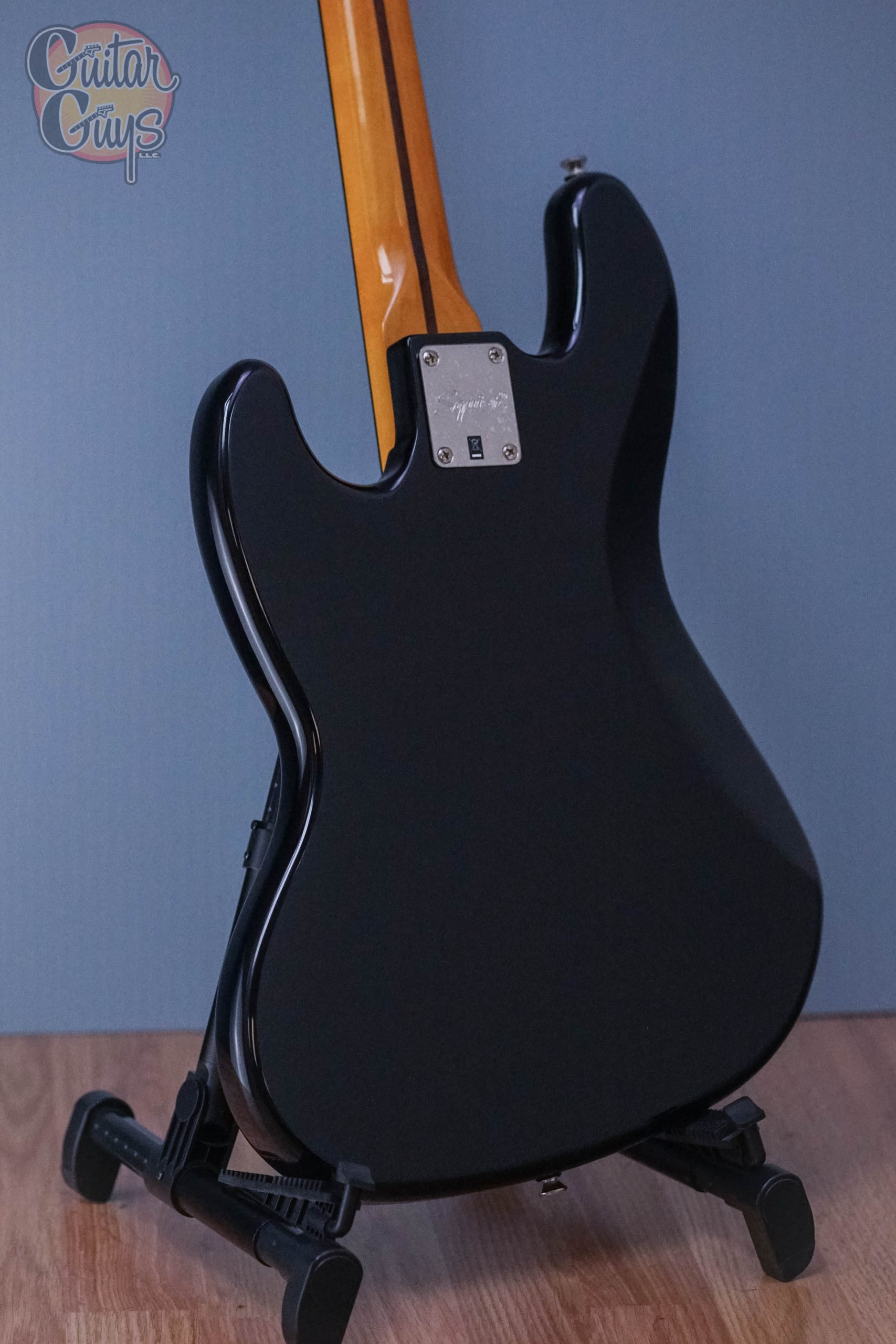 Squier CLASSIC VIBE '70S JAZZ BASS (Black) - Guitar Guys