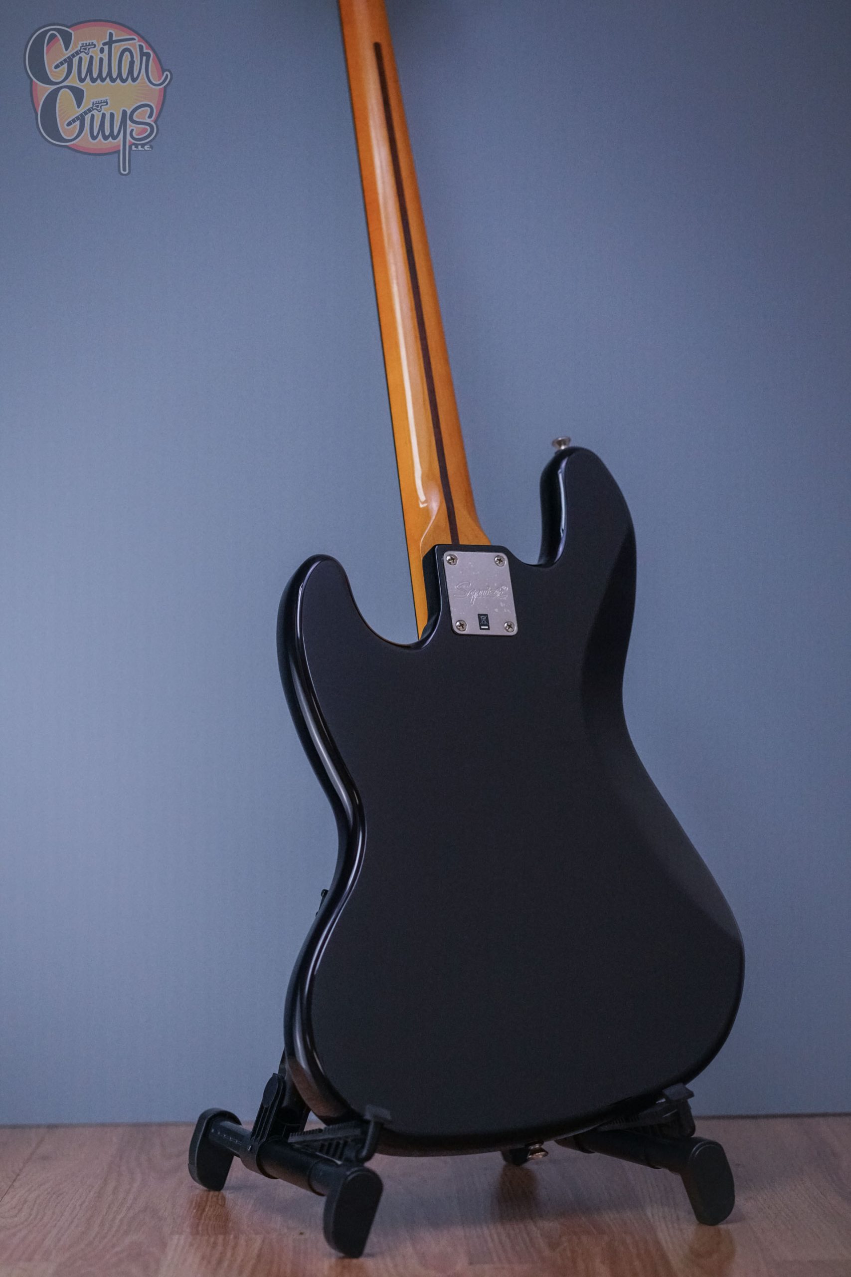 Squier CLASSIC VIBE '70S JAZZ BASS (Black) - Guitar Guys