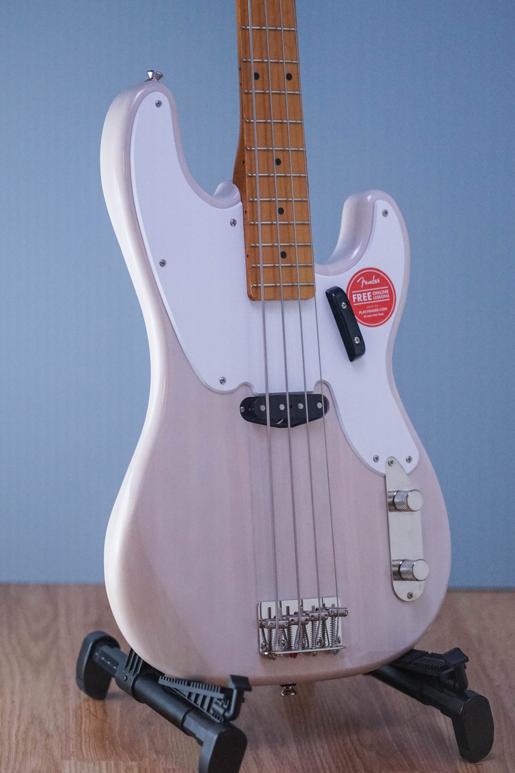Squier CLASSIC VIBE '50S PRECISION BASS (White Blonde) - Guitar Guys
