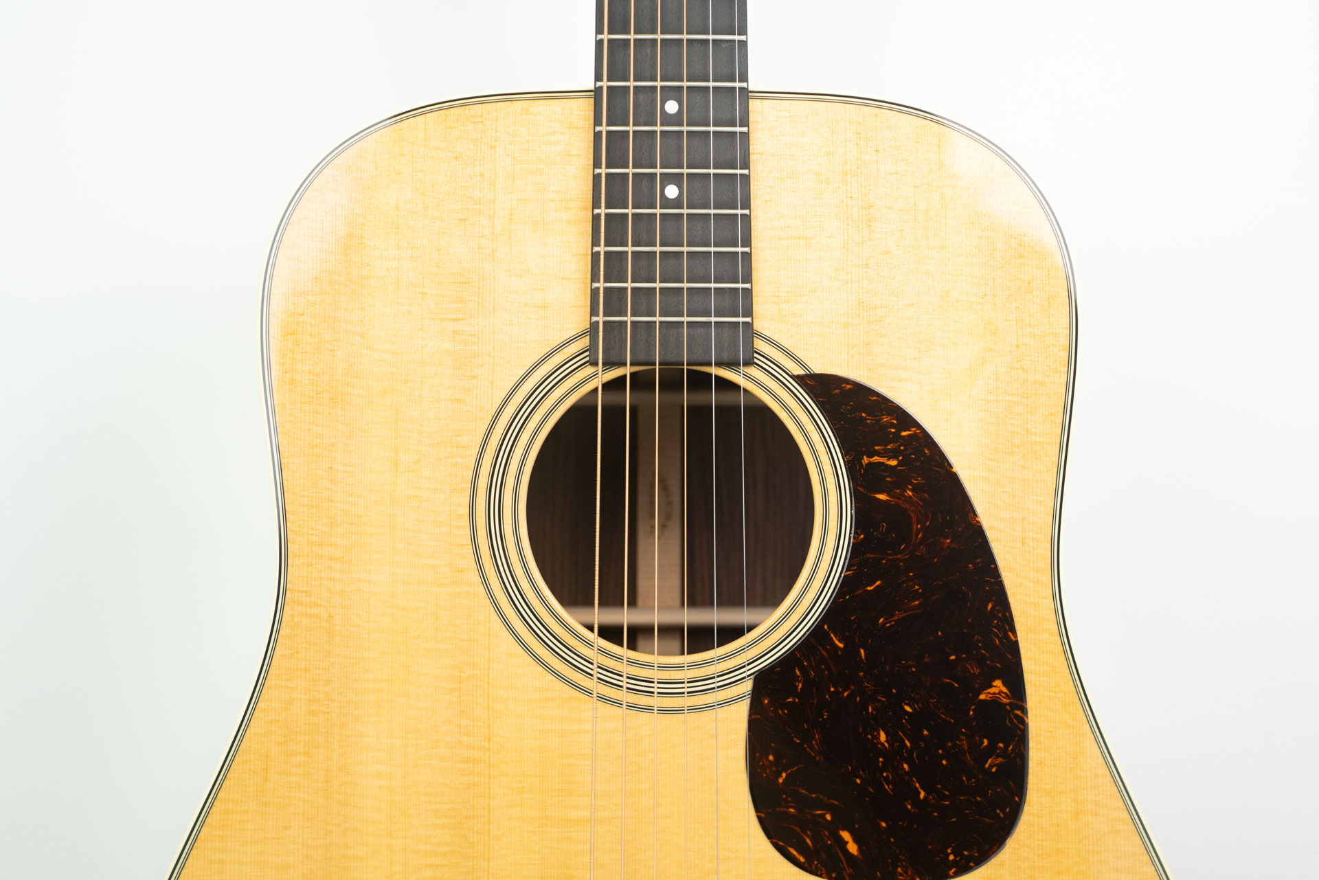 Martin D-28 Natural - Image 3