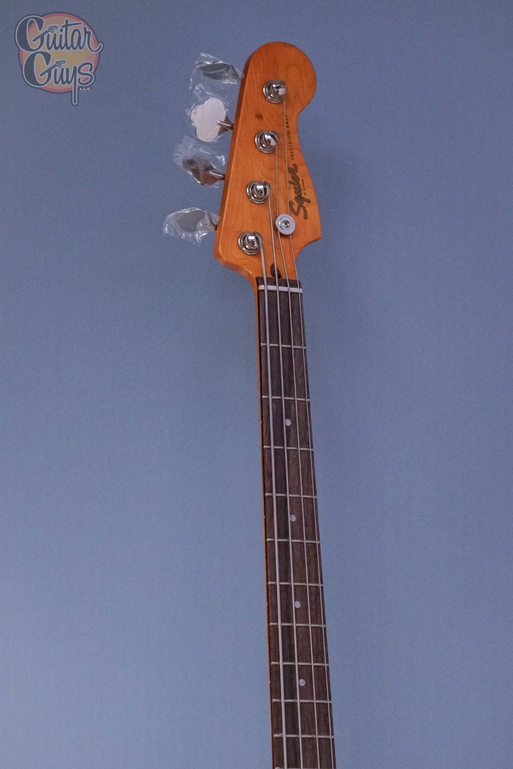 Squier CLASSIC VIBE '60S PRECISION BASS (Olympic White) - Guitar Guys