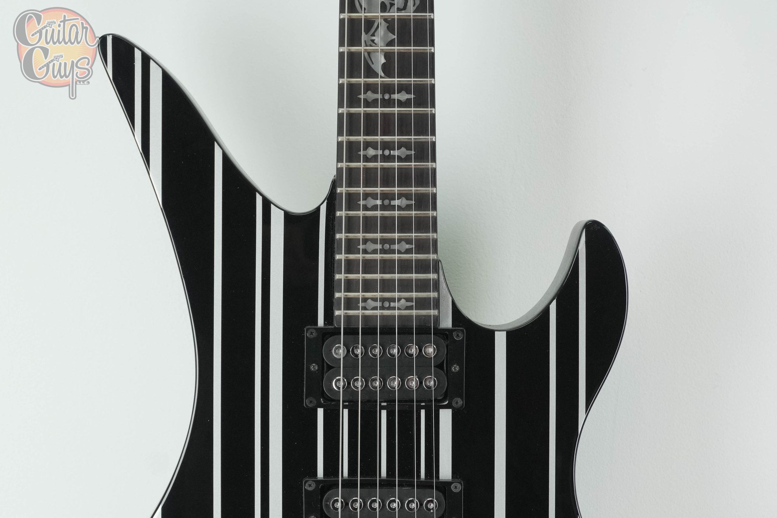 Pre-Owned Schecter Synyster Gates Standard Black with Silver Pinstripes - Image 4