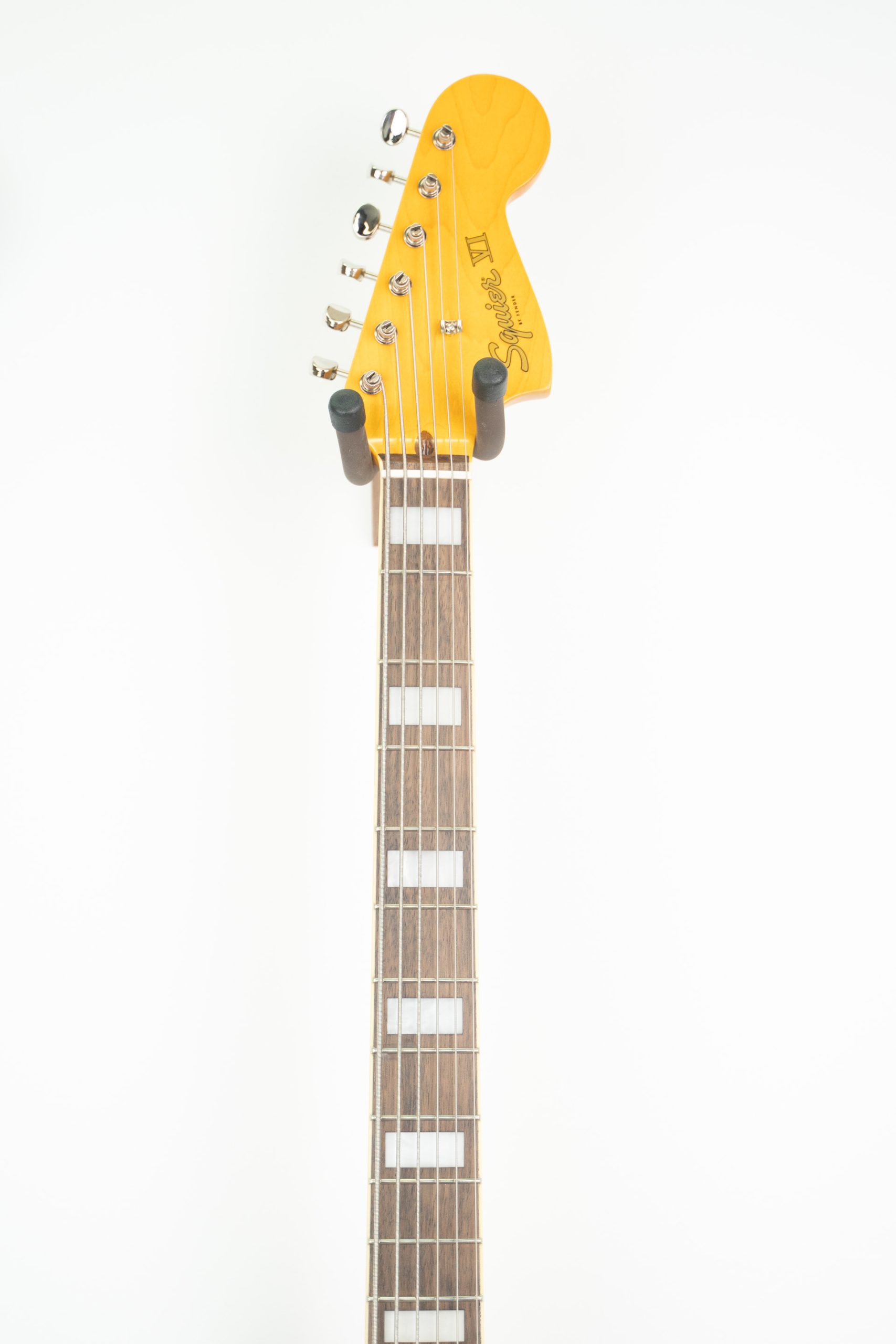 Squier CLASSIC VIBE BASS VI (3-Color Sunburst) - Image 2