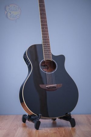 Yamaha APX600 Black DEMO