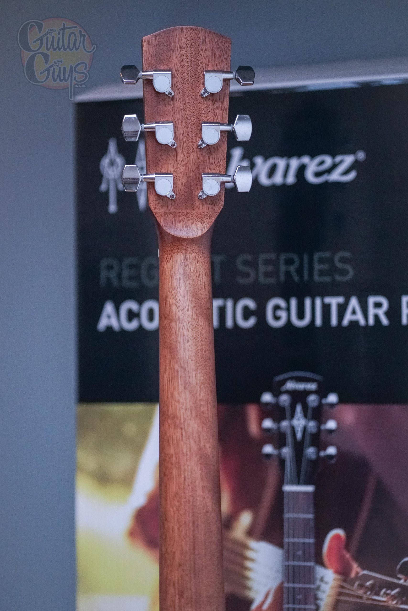 Alvarez RD26S-AGP Regent Dreadnought Acoustic Guitar Pack Spruce Natural/Satin - Image 4